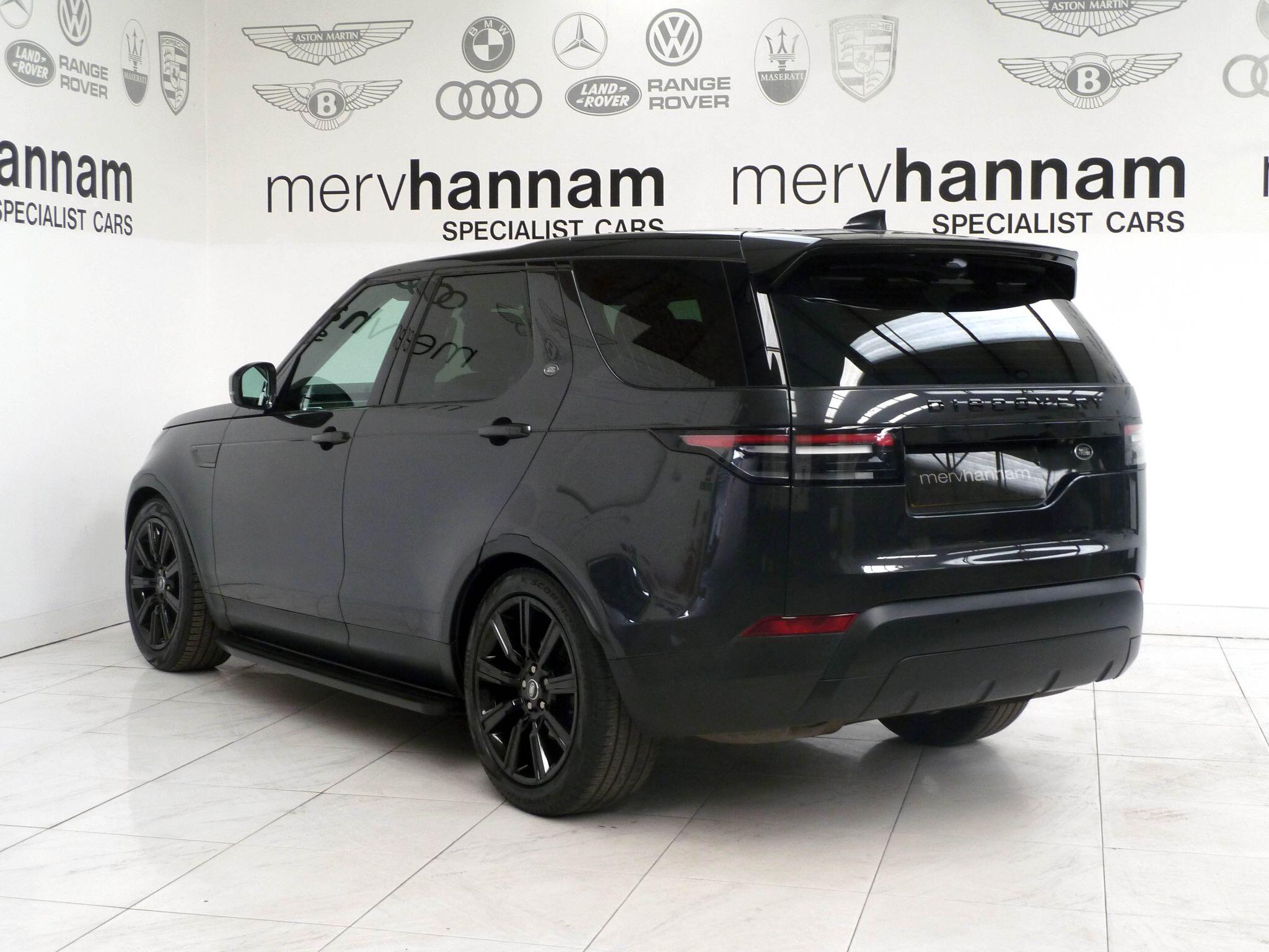 Land Rover Discovery 2.0 Si4 SE GPF SUV  Petrol   (300 ps)<br/><br/>BLACK EXTERIOR PACK + STEPS