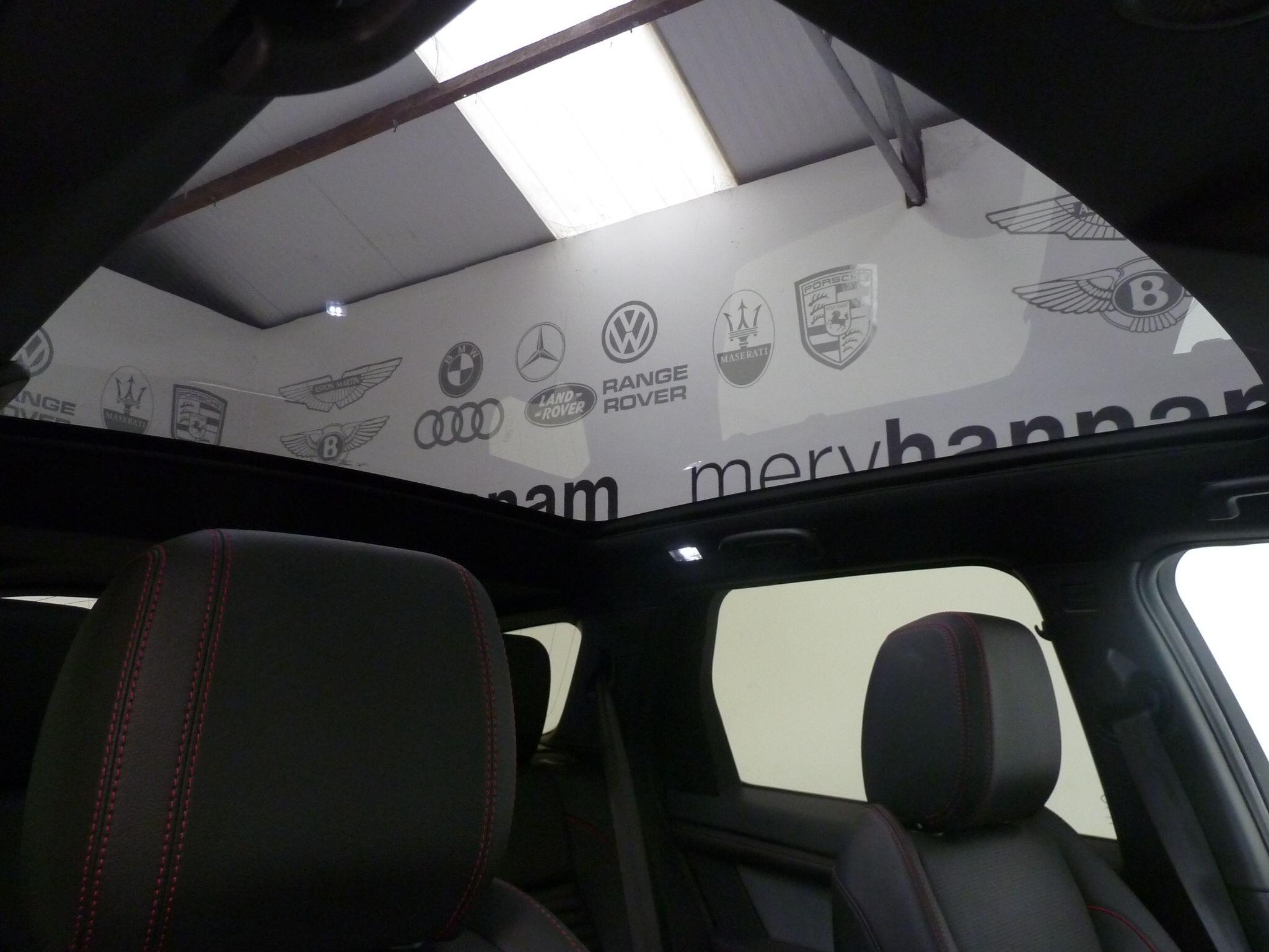 Land Rover Discovery Sport 1.5 P300e 12.2kWh Urban Edition   <br/><br/>PAN ROOF + BLACK PACK