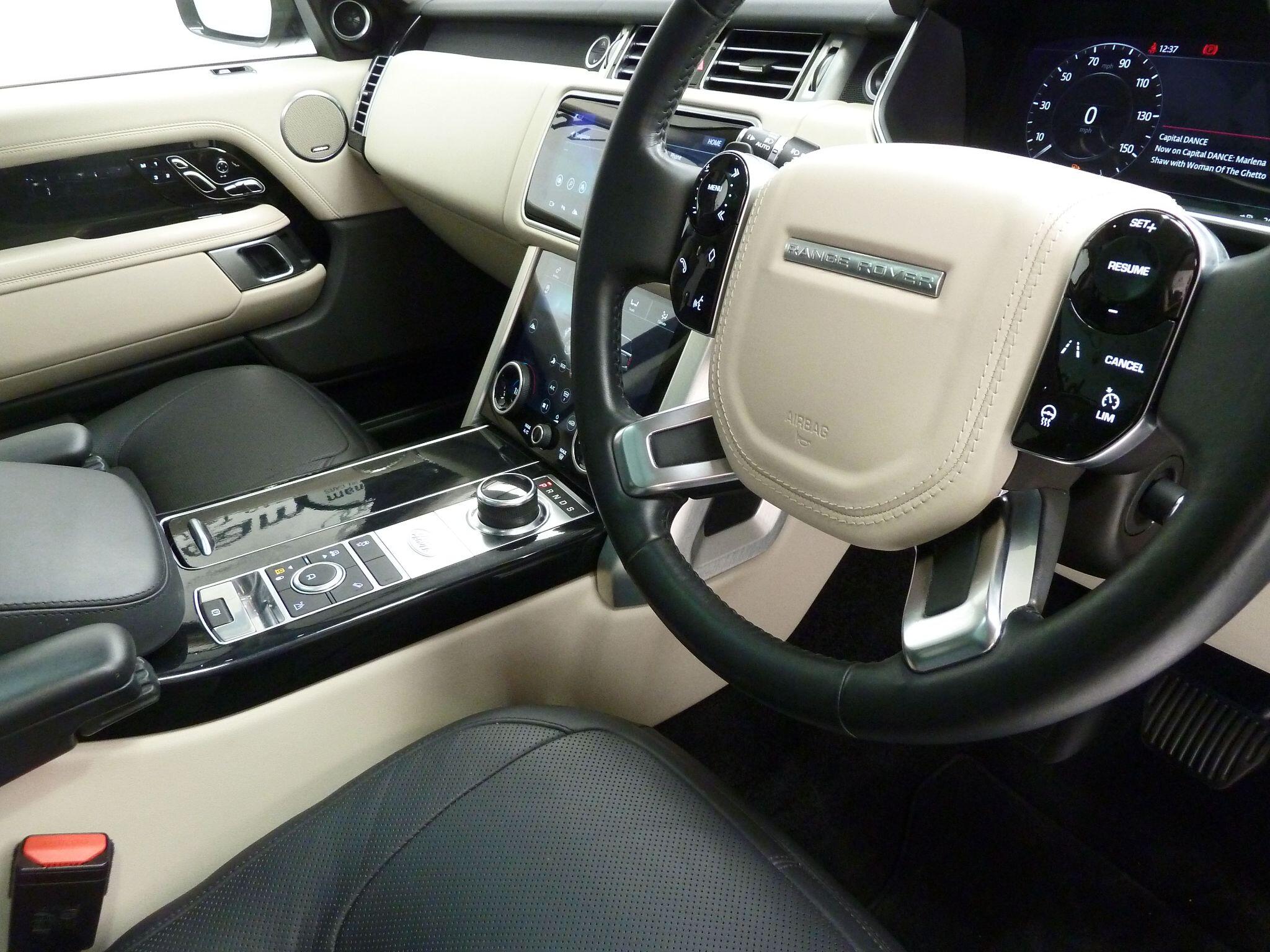Land Rover Range Rover 3.0 SD V6 Vogue SUV  Diesel   (275 ps)<br/><br/>SVO EXTERIOR DESIGN PACKAGE
