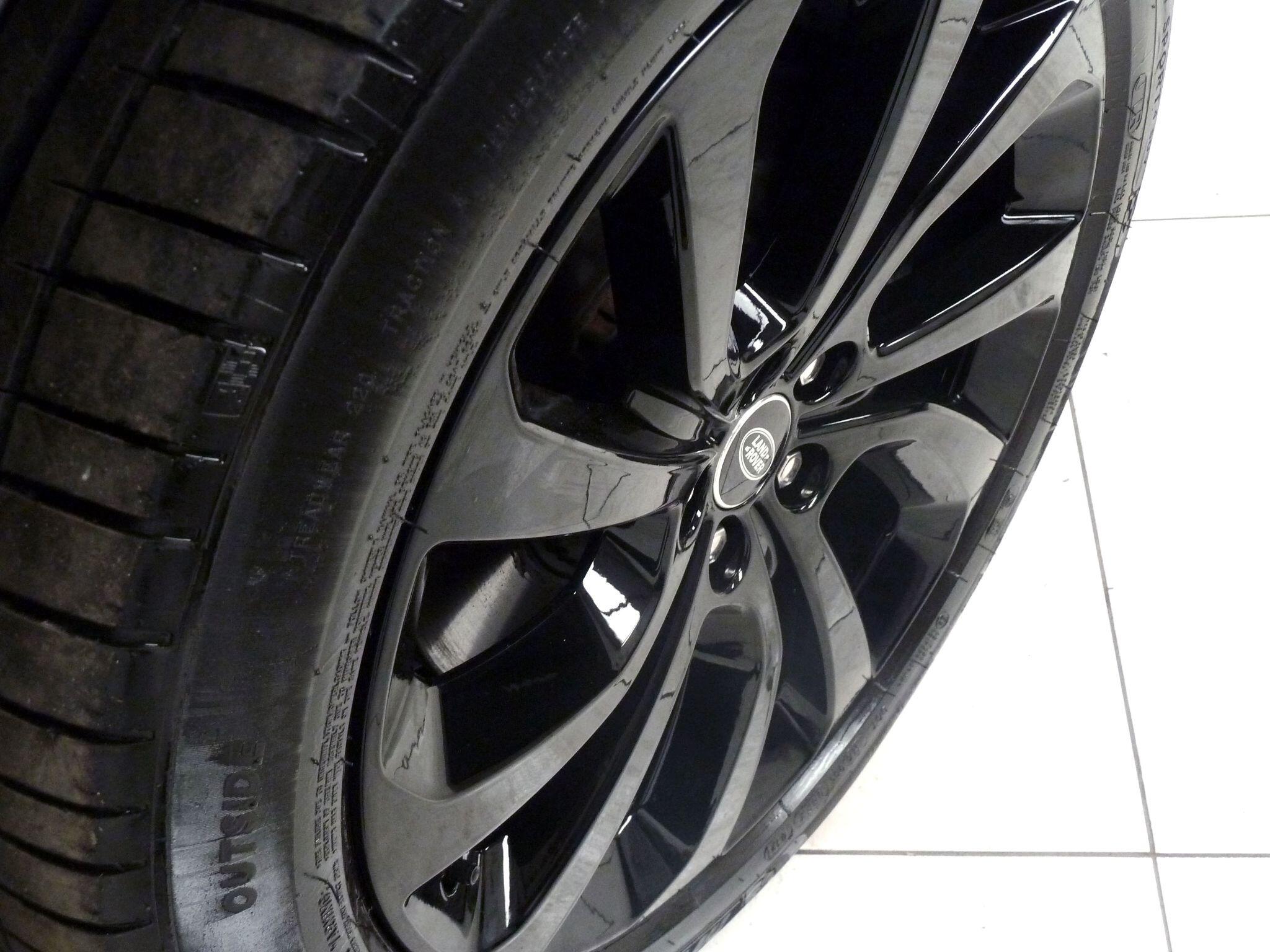 Land Rover Discovery Sport 1.5 P300e 12.2kWh R-Dynamic HSE   <br/><br/>BLACK PACK + PAN ROOF