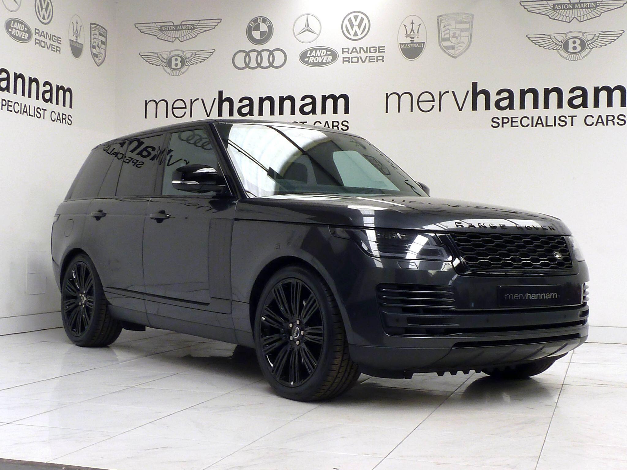 Land Rover Range Rover 3.0 P400  Vogue   <br/><br/>PAN ROOF + BLACK PACK + TV