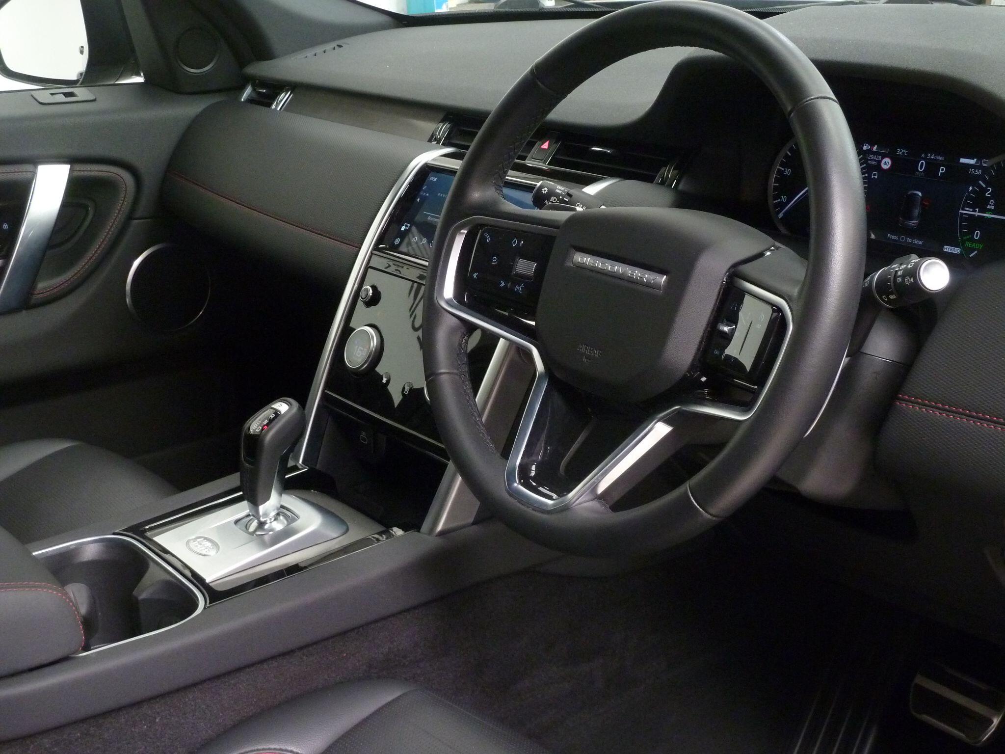 Land Rover Discovery Sport 1.5 P300e 12.2kWh Urban Edition   <br/><br/>PAN ROOF + BLACK PACK