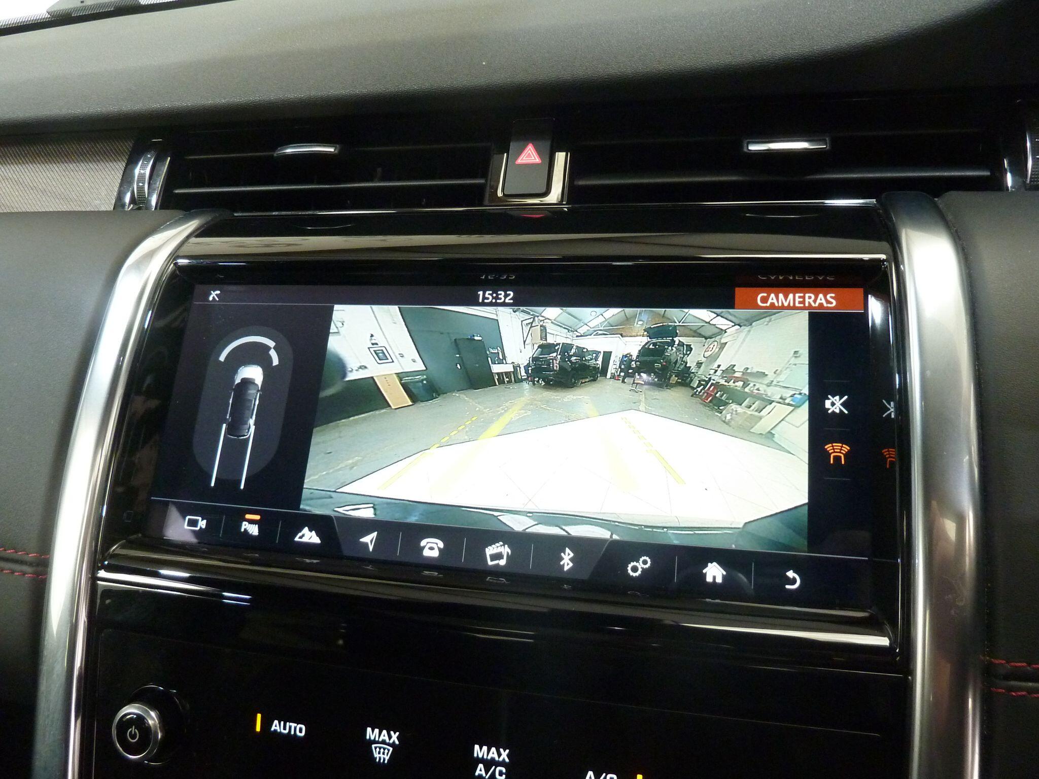 Land Rover Discovery Sport 1.5 P300e 12.2kWh R-Dynamic HSE   <br/><br/>BLACK PACK + PAN ROOF