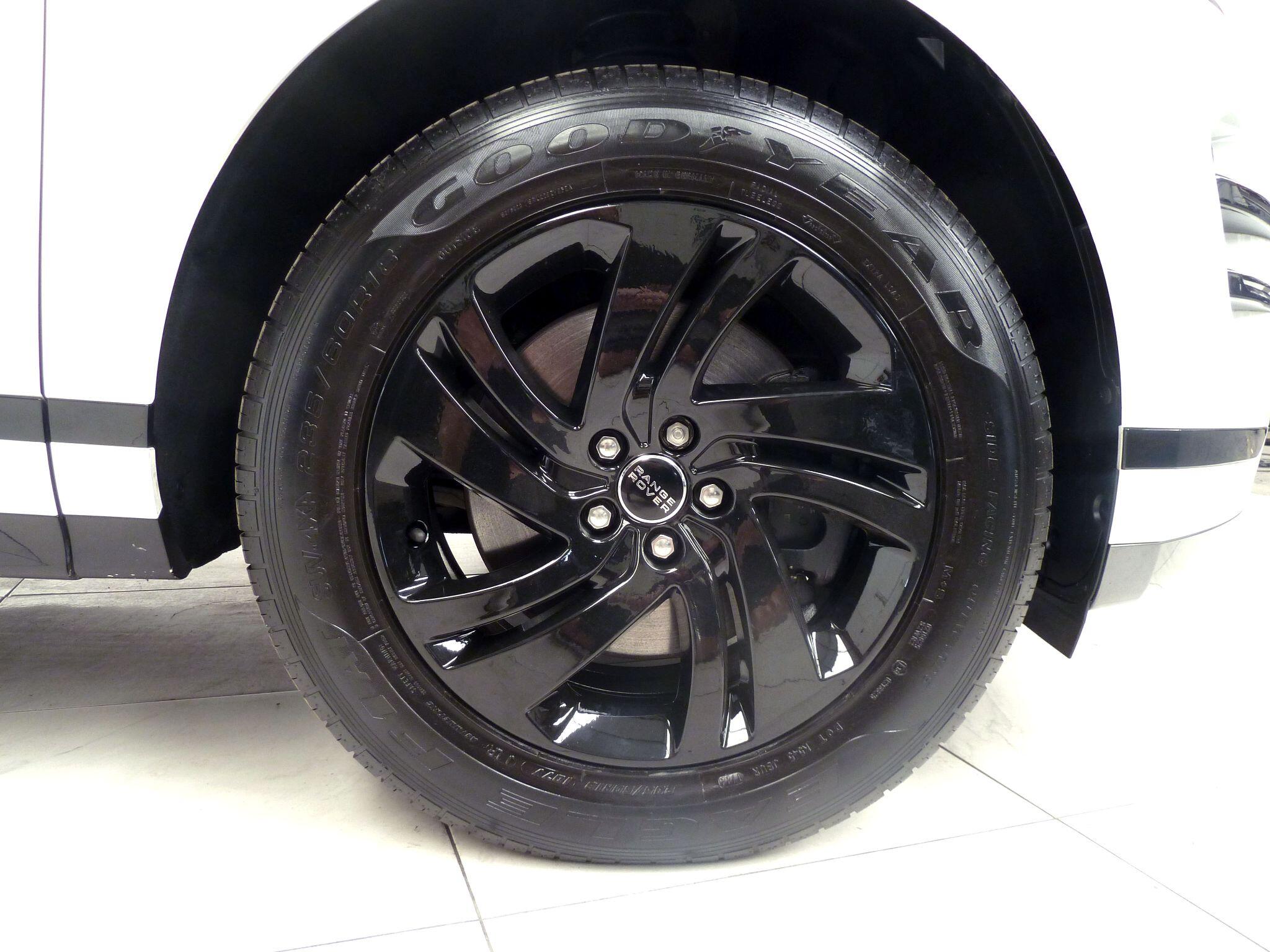 Land Rover Range Rover Evoque 2.0 D200  R-Dynamic S   <br/><br/>BLACK EXTERIOR PACKAGE