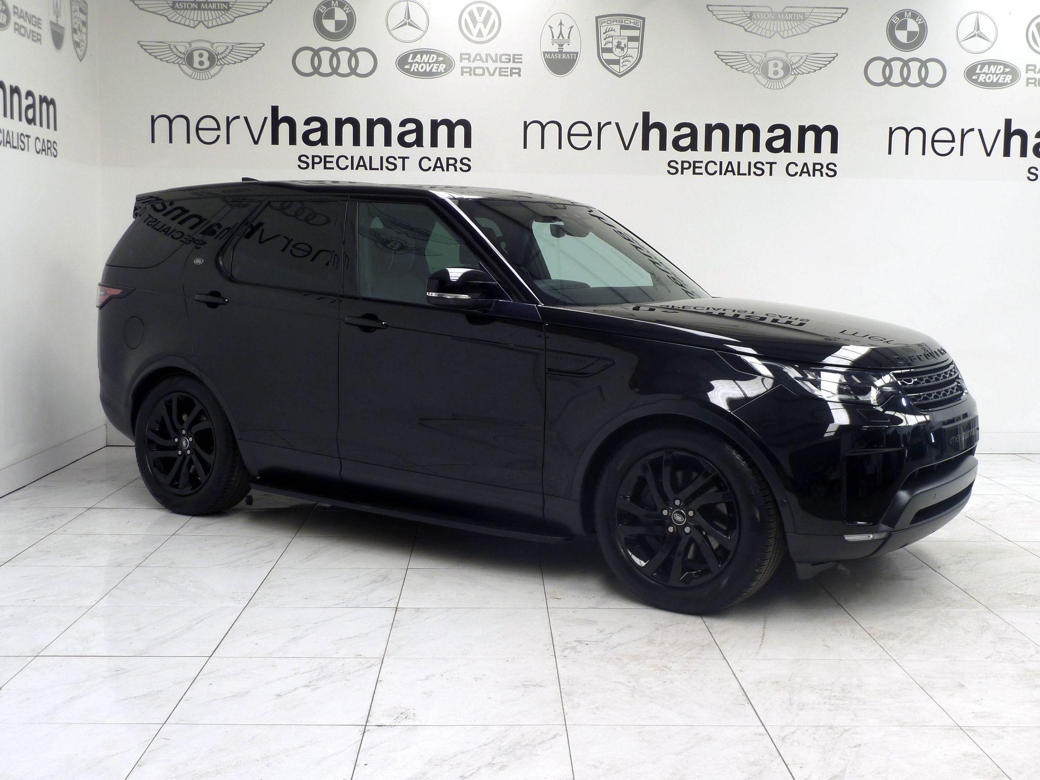 Land Rover Discovery 3.0 SD V6 HSE   <br/><br/>PAN ROOF + BLACK PACK + STEPS