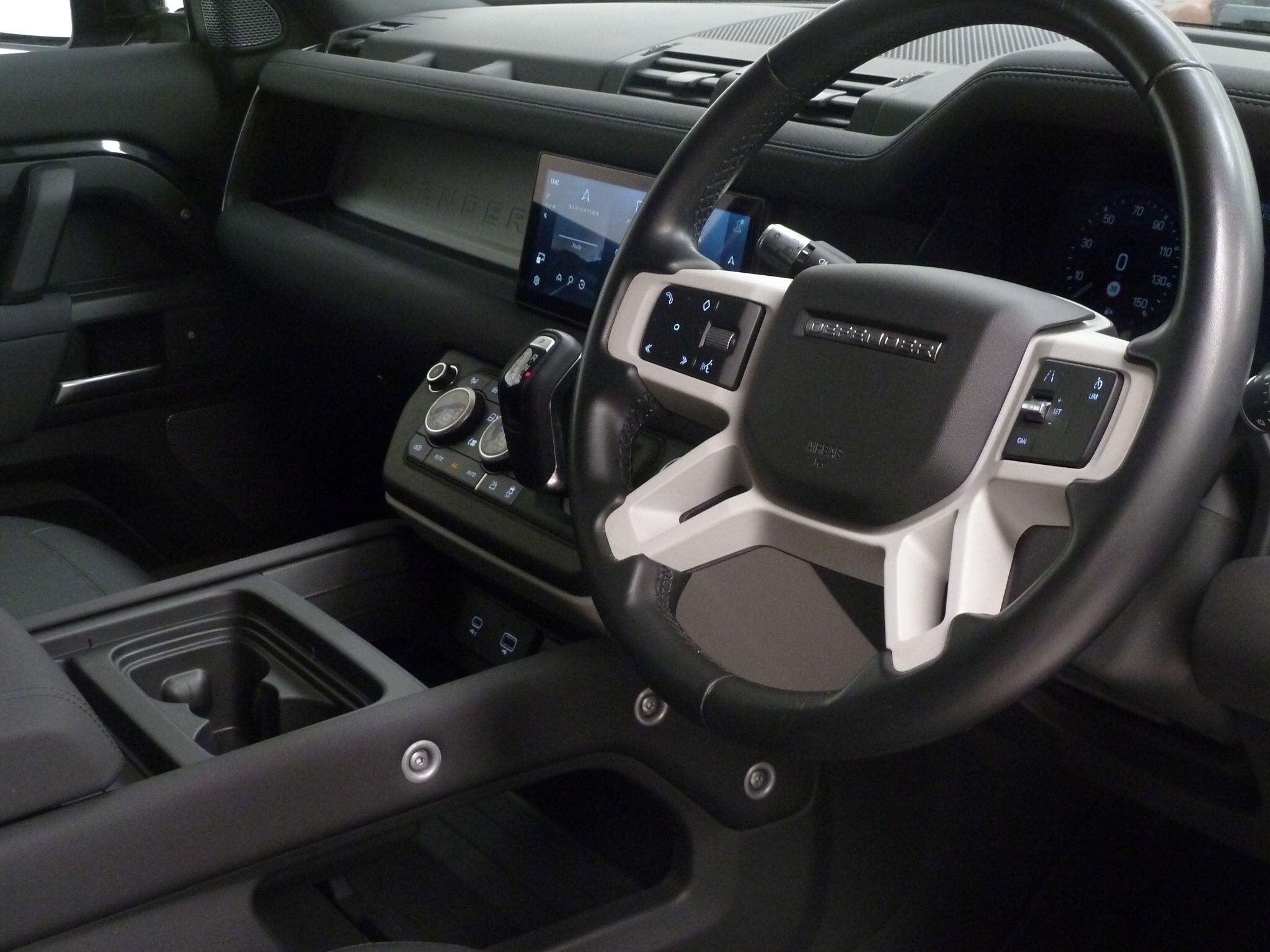 Land Rover Defender 110 3.0 D250  S   <br/><br/>HAWKE BLACK EDITION