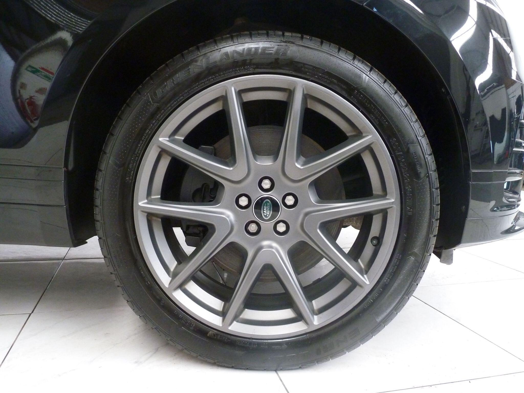 Land Rover Range Rover Velar 2.0 P400e 17.1kWh R-Dynamic SE   <br/><br/>BLACK DESIGN PACK + PAN ROOF