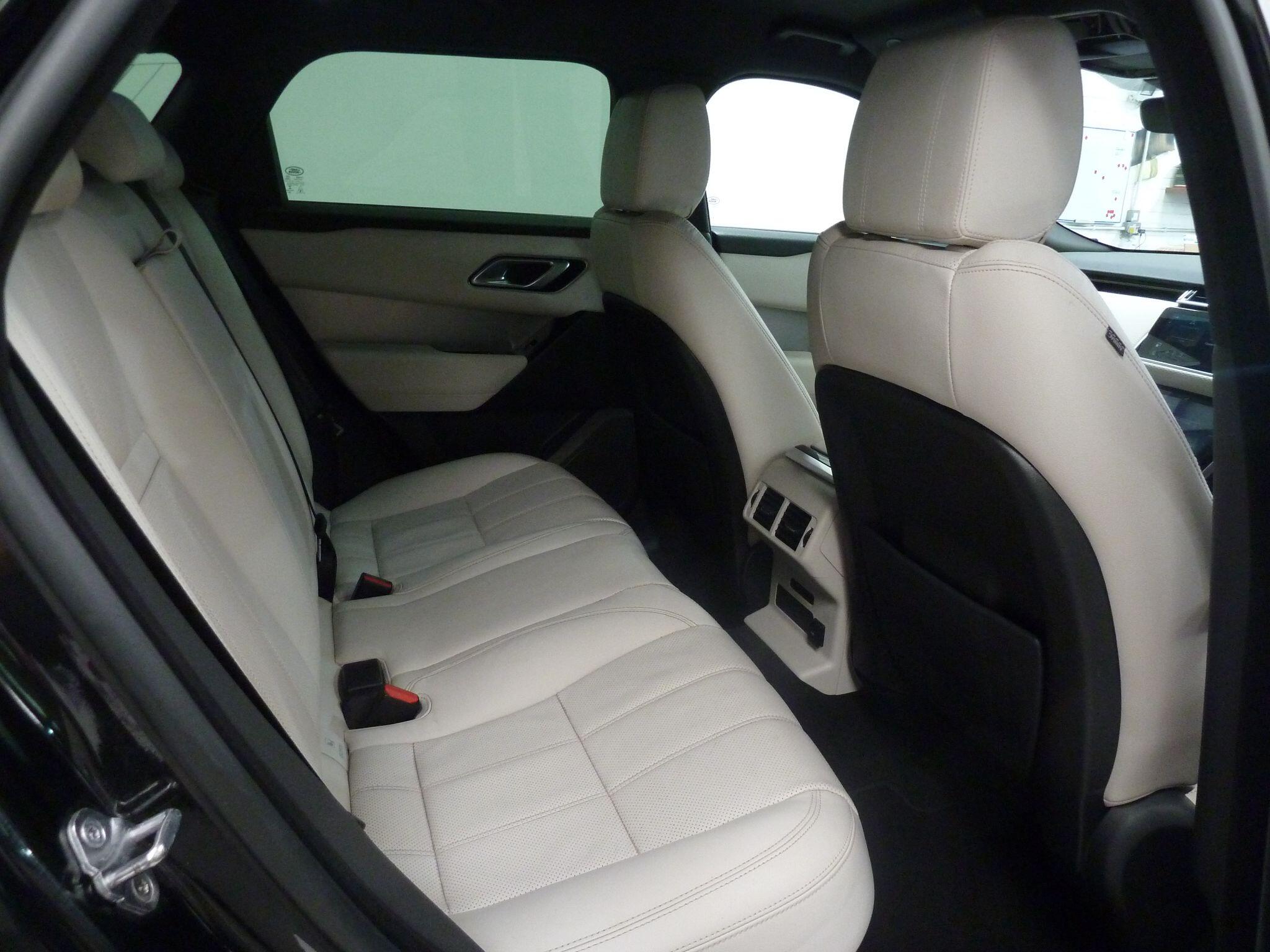 Land Rover Range Rover Velar 2.0 D200  R-Dynamic S   <br/><br/>BLACK EXTERIOR PACKAGE