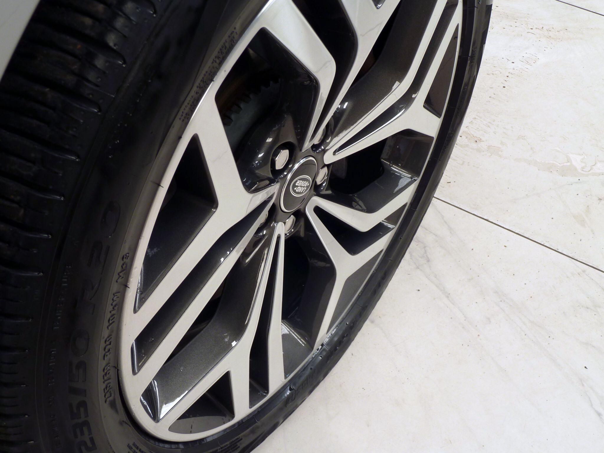 Land Rover Range Rover Evoque 2.0 D180 R-Dynamic HSE   <br/><br/>BLACK PACK + PAN ROOF