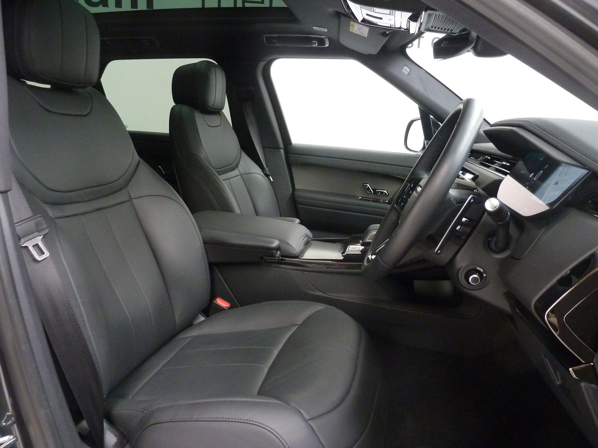Land Rover Range Rover Sport 3.0 D250  Edition   <br/><br/>PAN ROOF + BLACK PACK + STEPS
