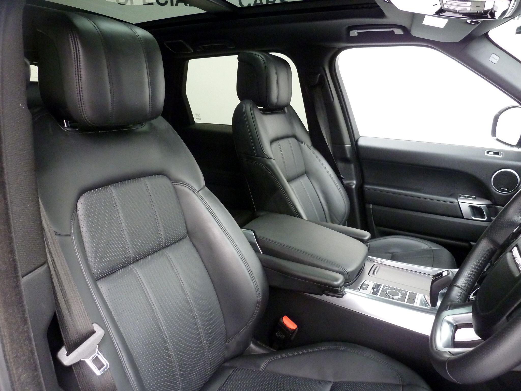 Land Rover Range Rover Sport 2.0 P400e  HSE Dynamic Black   <br/><br/>PAN ROOF + REAR ENTERTAINMENT