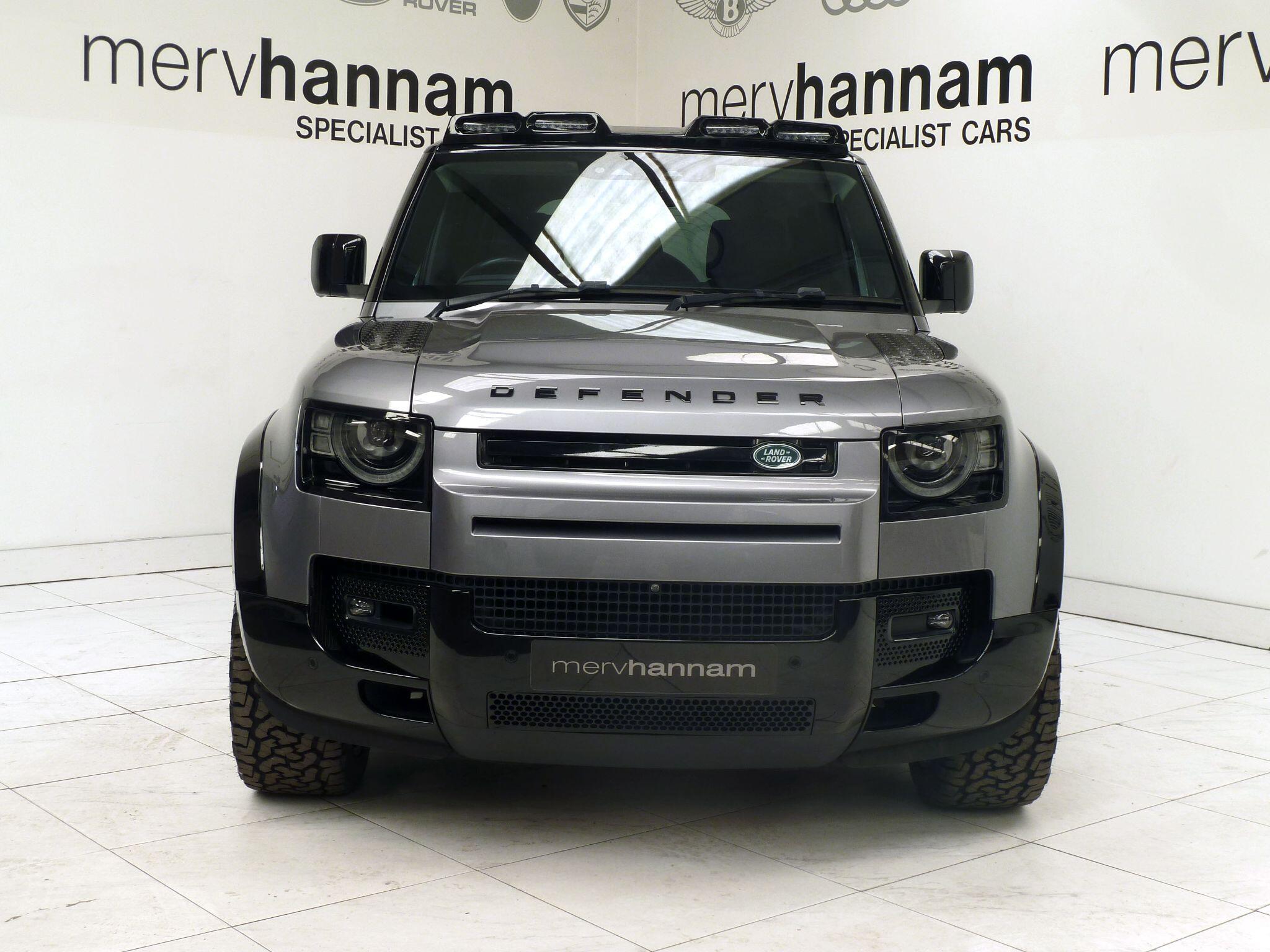 Land Rover Defender 110 2.0 P300 SE   <br/><br/>HAWKE EIGER EDITION