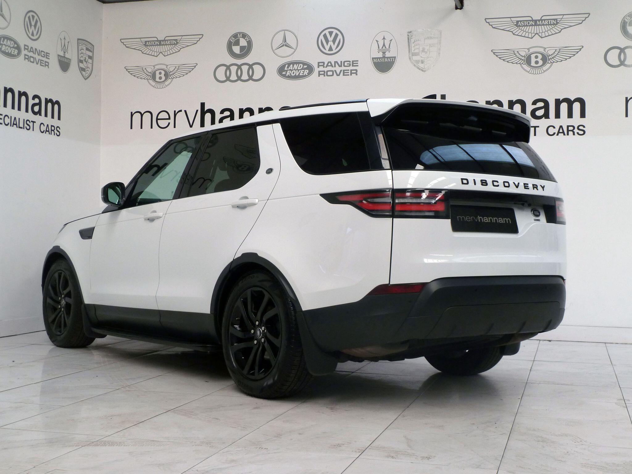 Land Rover Discovery 2.0 Si4 HSE   <br/><br/>PAN ROOF + BLACK PACK + STEPS