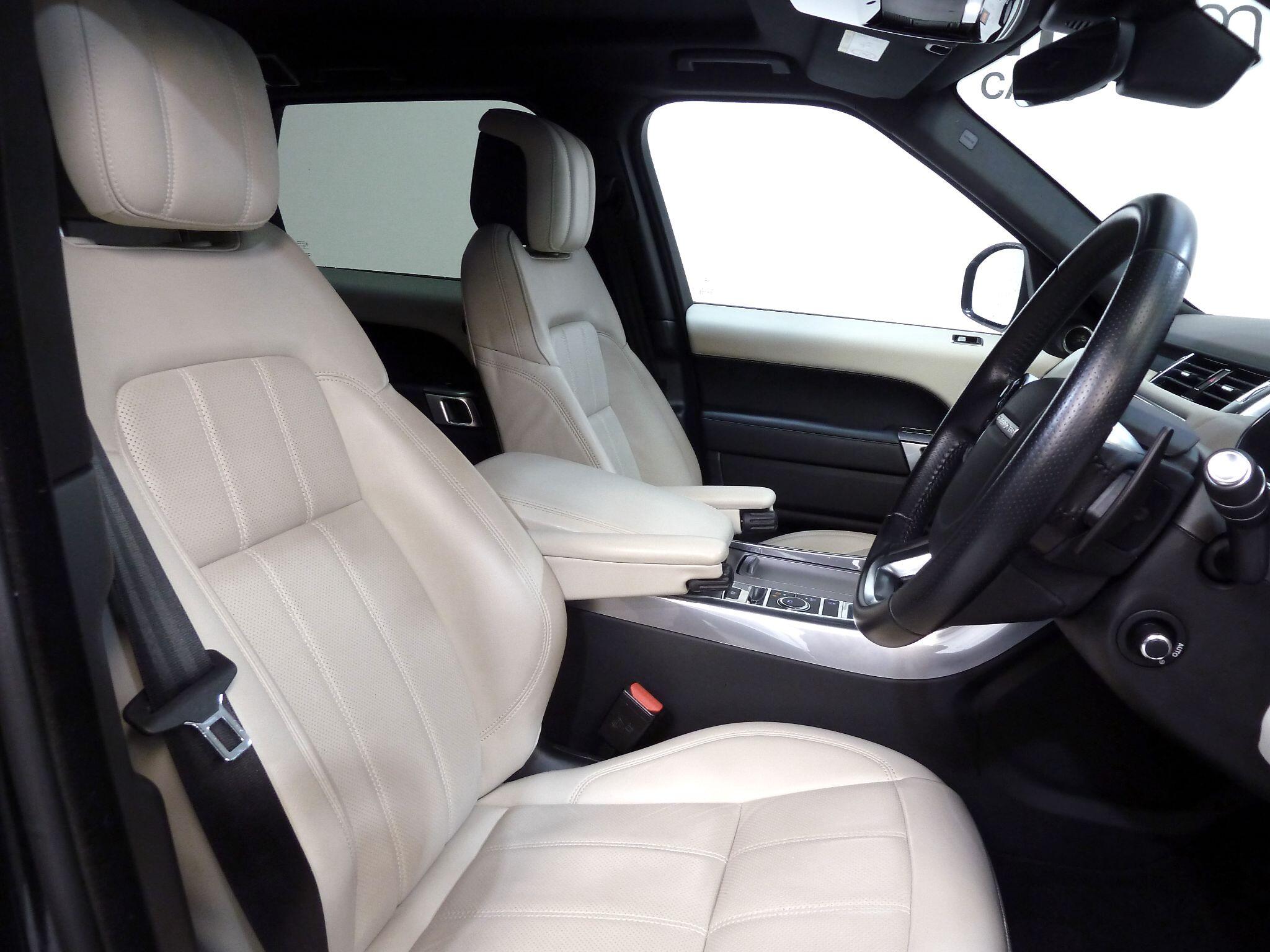 Land Rover Range Rover Sport 2.0 P400e  HSE   <br/><br/>PAN ROOF + BLACK PACK + STEPS