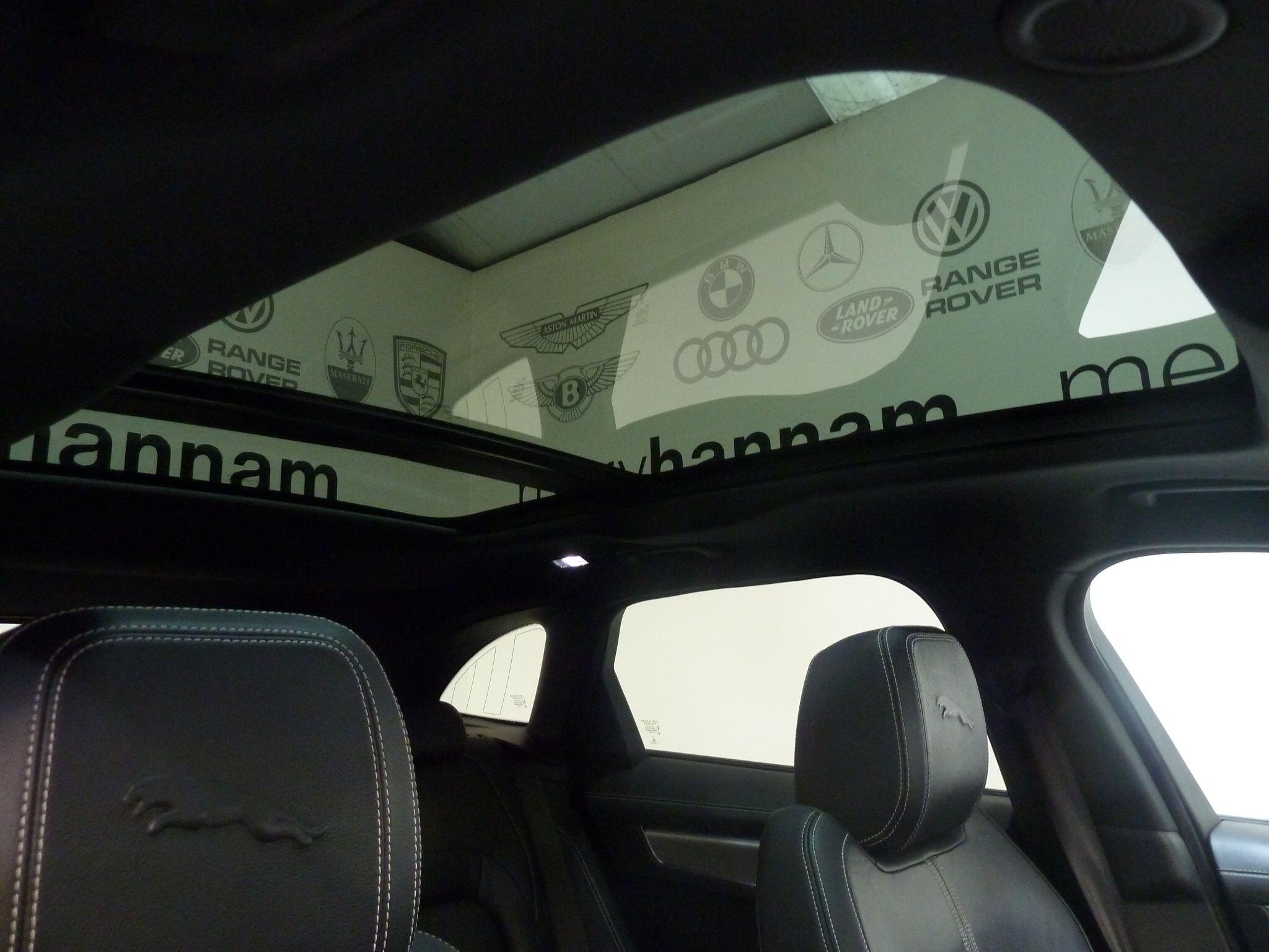 Jaguar F-PACE 2.0 D200  R-Dynamic SAWD   <br/><br/>BLACK EXTERIOR PACK + PAN ROOF