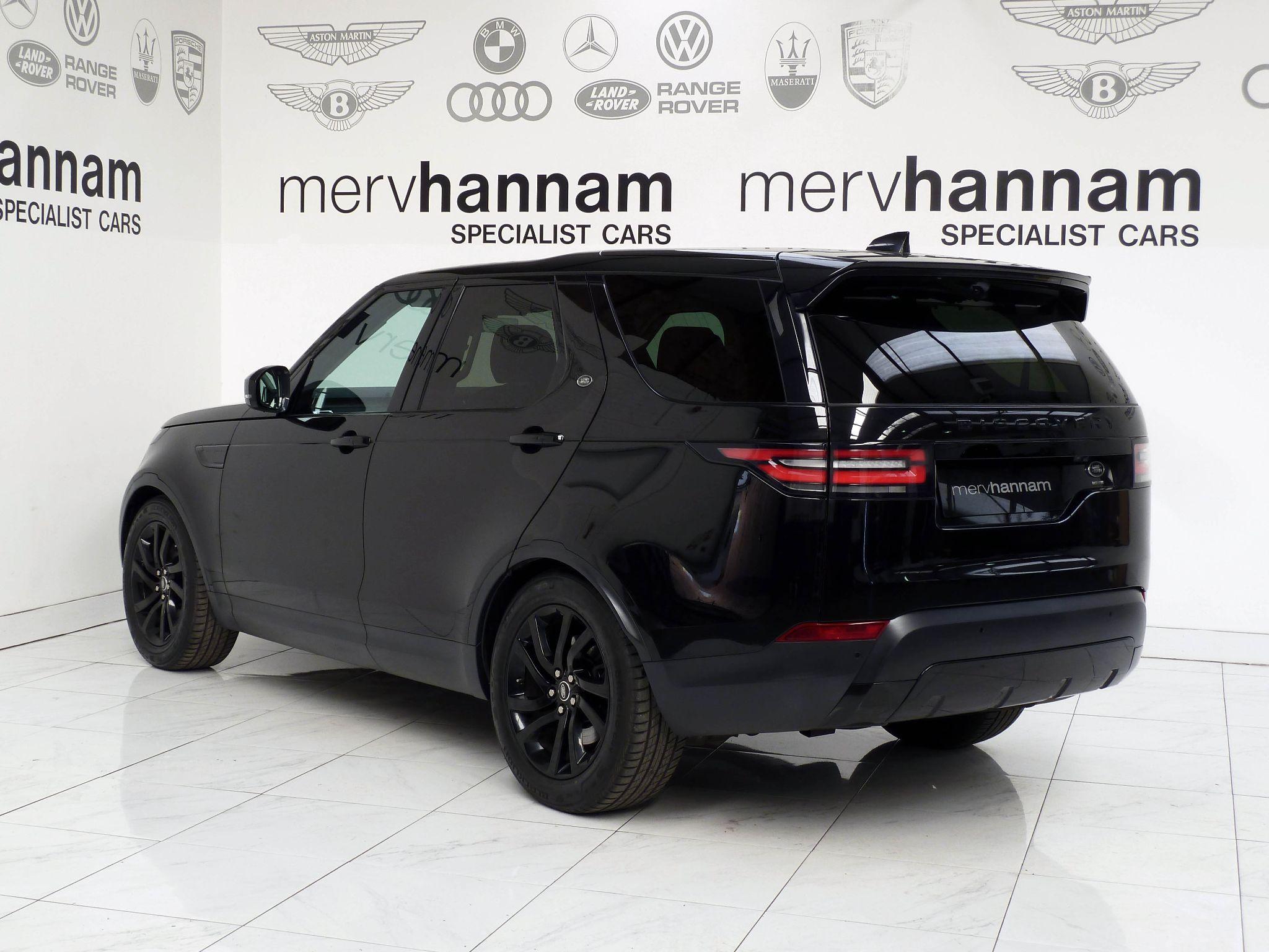 Land Rover Discovery 3.0 SD V6 SE   <br/><br/>BLACK EXTERIOR DESIGN PACK