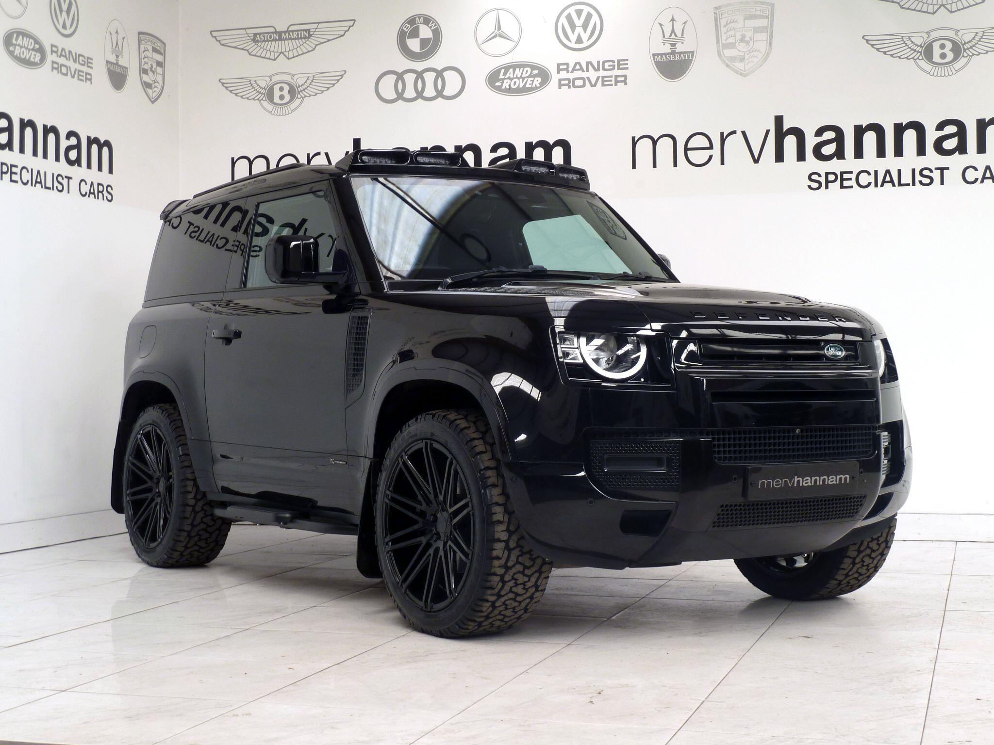 Land Rover Defender 90 3.0 D250  X-Dynamic S   <br/><br/>ROOF LIGHTS +BLACK PACK +STEPS
