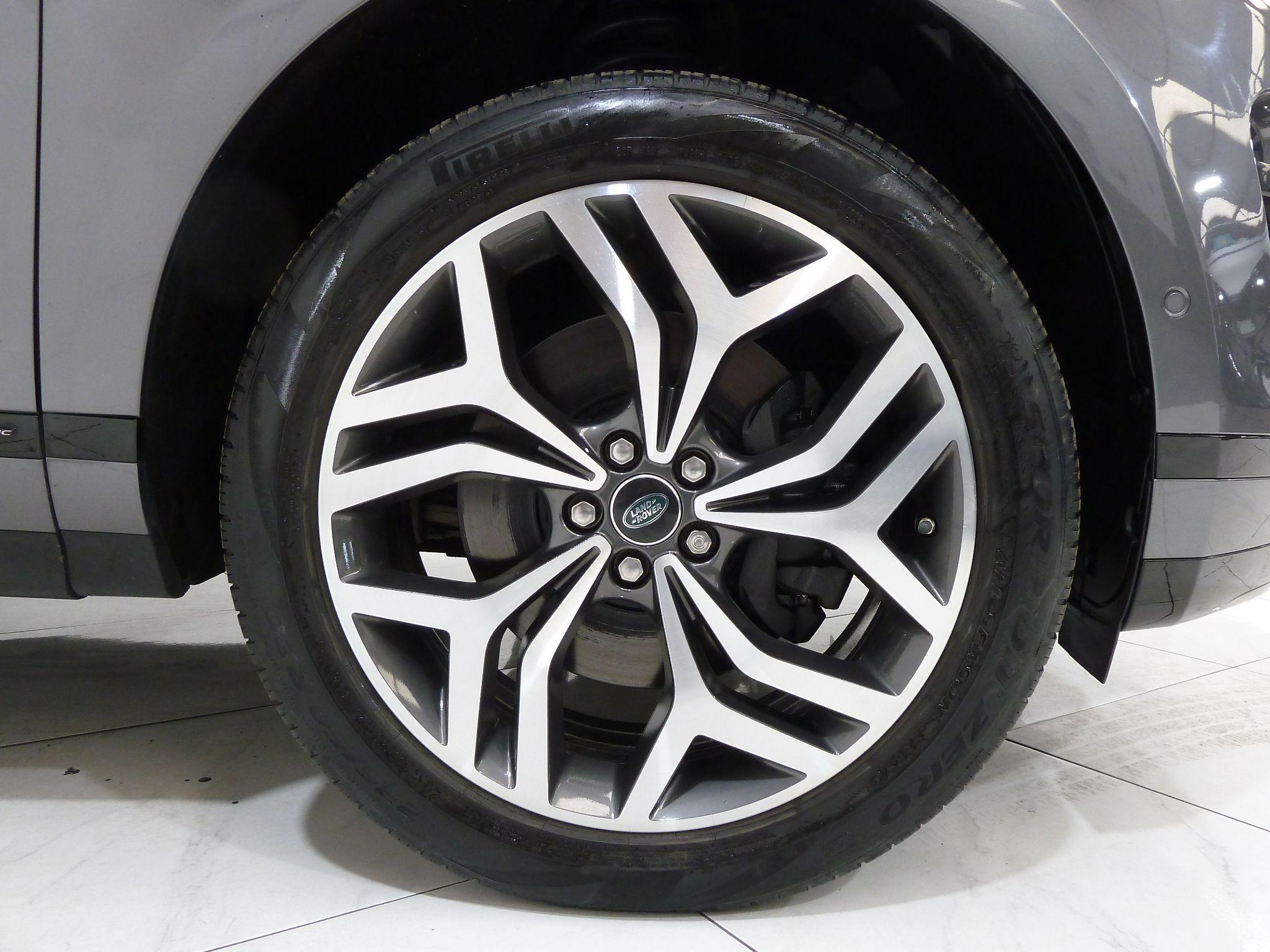Land Rover Range Rover Evoque 2.0 D180 R-Dynamic SE   <br/><br/>PAN ROOF + BLACK PACK