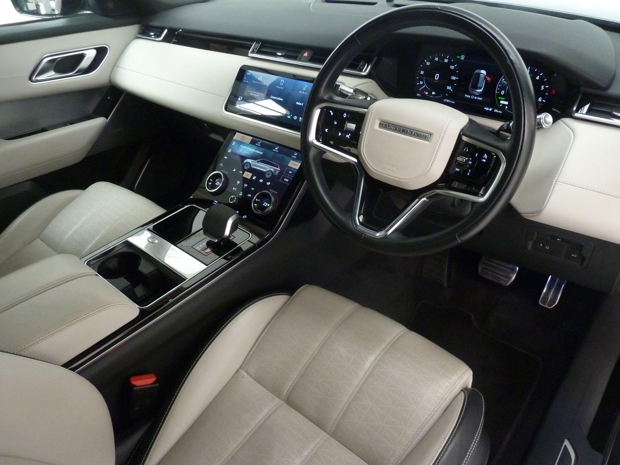 Land Rover Range Rover Velar 2.0 P400e 17.1kWh R-Dynamic HSE   <br/><br/>SLIDING PAN ROOF + BLACK PACK