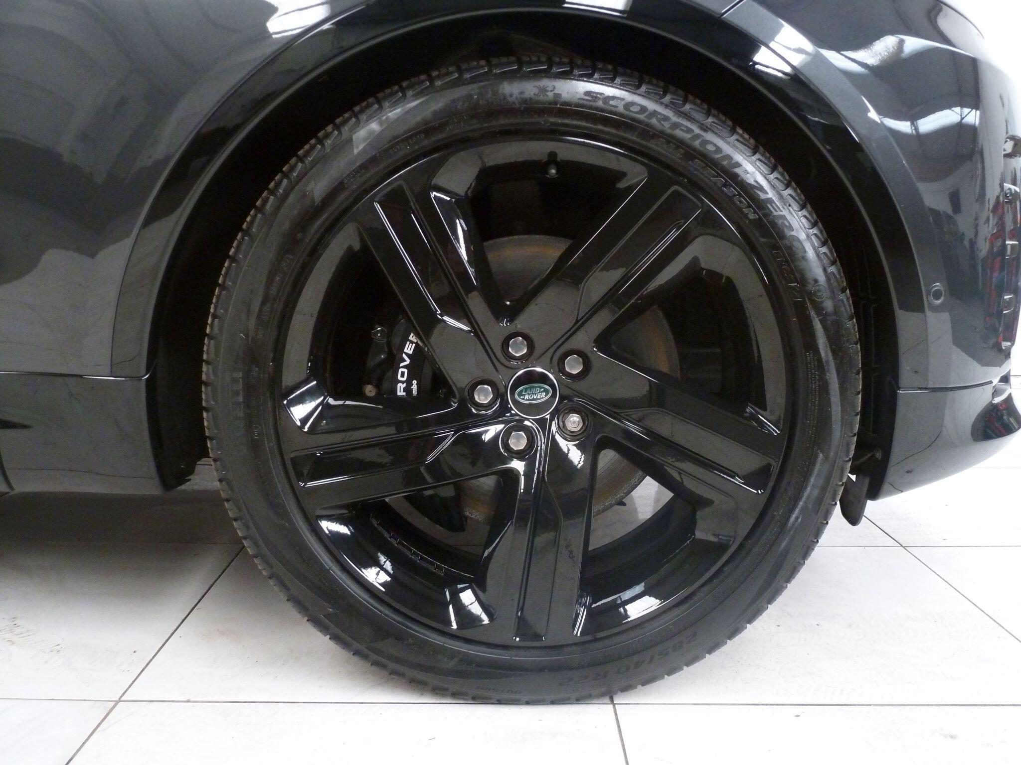 Land Rover Discovery 3.0   Metropolitan Edition   <br/><br/>PAN ROOF + BLACK PACK +HEAD UP