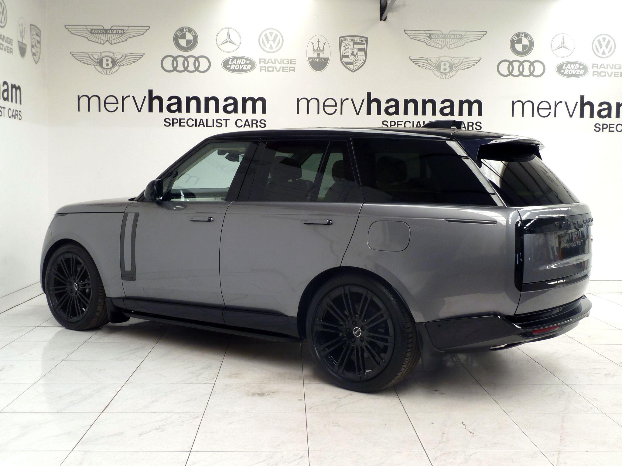 Land Rover Range Rover 3.0 P440e 38.2kWh Autobiography   <br/><br/>OPEN PAN ROOF + ELECTRIC STEPS