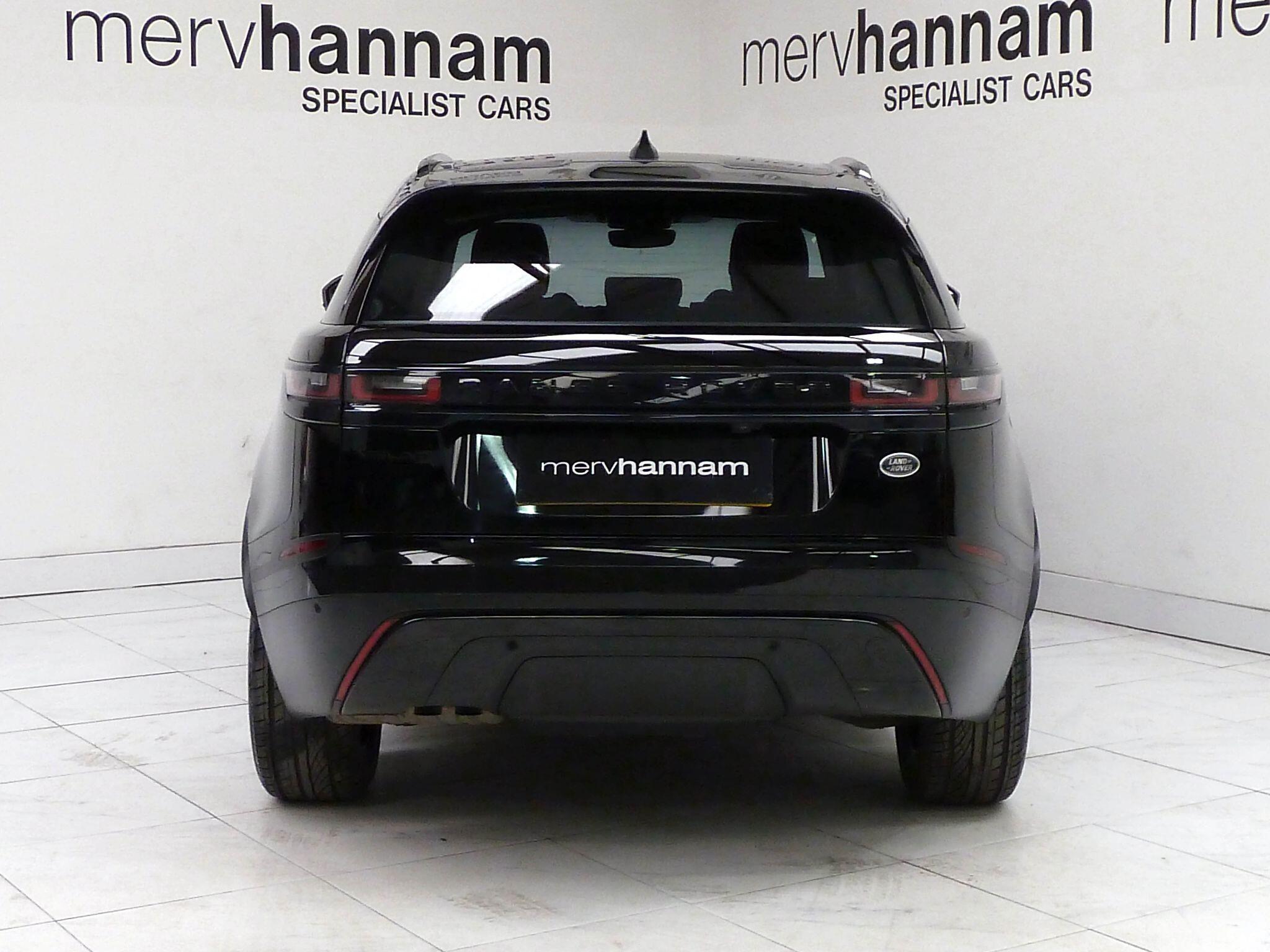 Land Rover Range Rover Velar 2.0 D200    <br/><br/>BLACK EXTERIOR DESIGN PACK