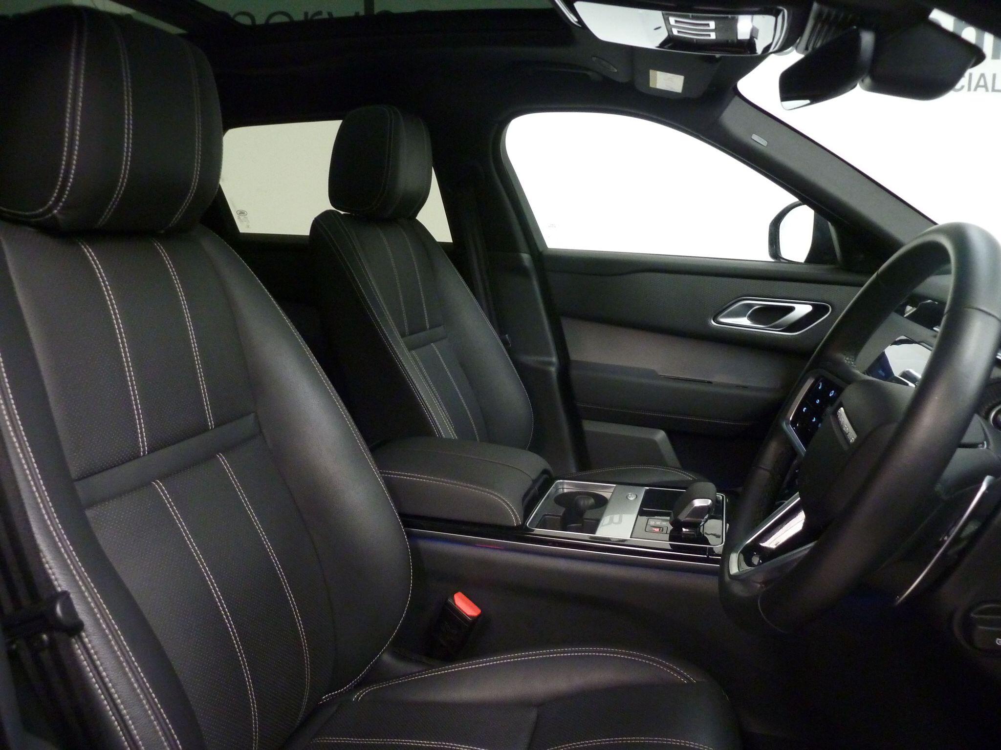 Land Rover Range Rover Velar 2.0 P400e 17.1kWh R-Dynamic SE   <br/><br/>BLACK DESIGN PACK + PAN ROOF