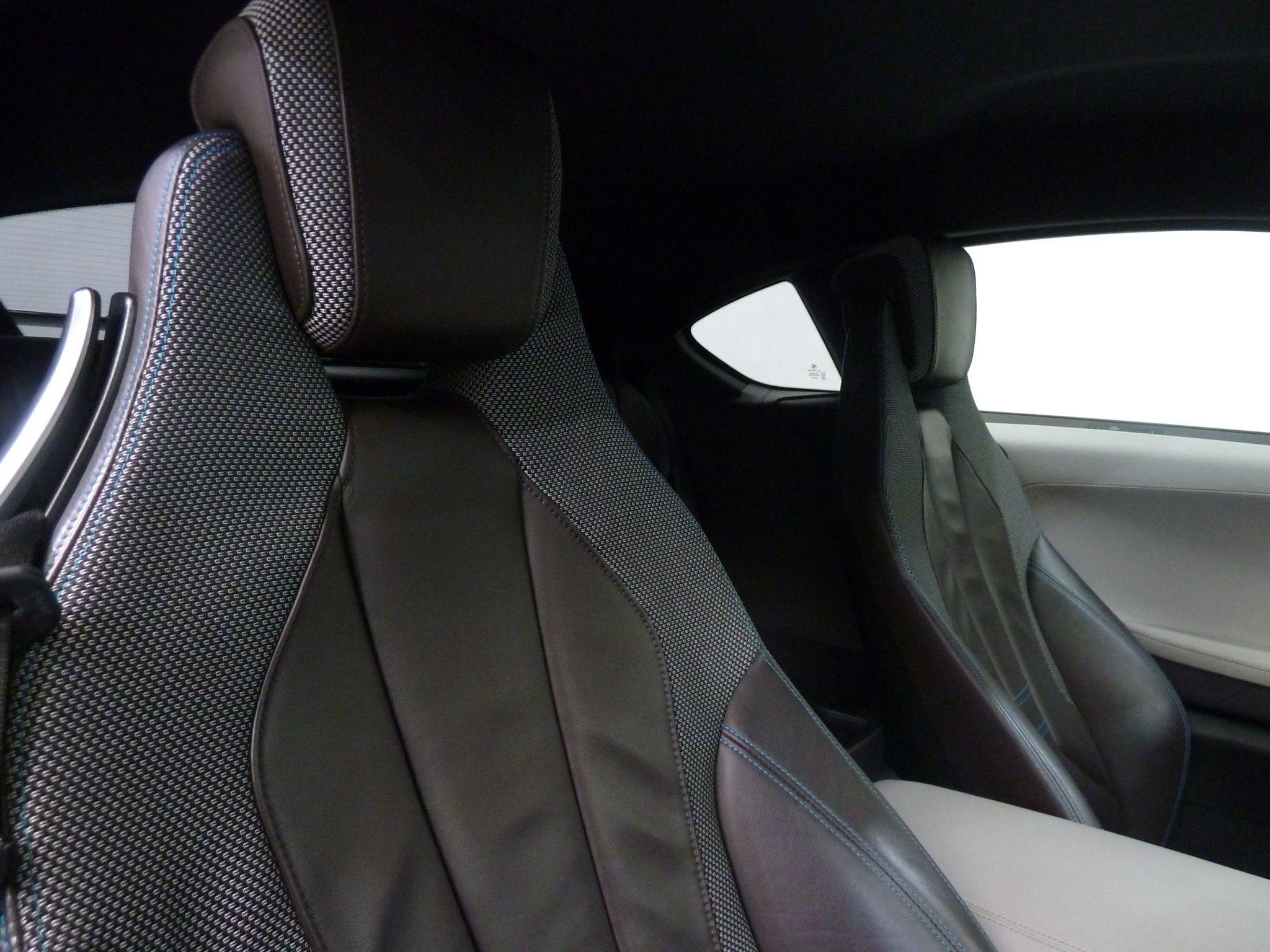 BMW i8 1.5 7.1kWh   <br/><br/>HARMAN KARDON-HEAD UP DISPLAY