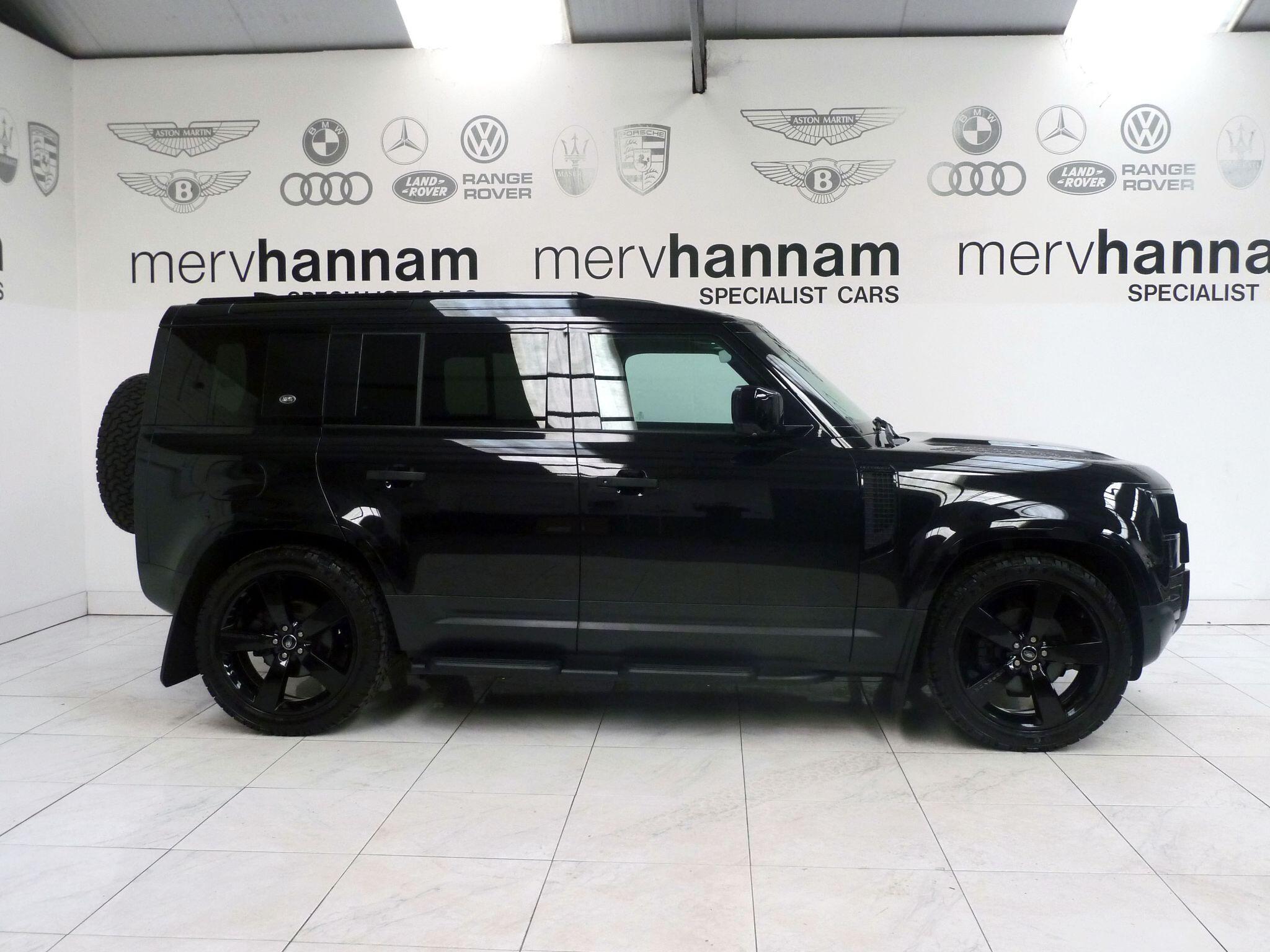 Land Rover Defender 110 2.0 SD4 S   <br/><br/>BLACK PACK +STEPS +22″ ALLOYS