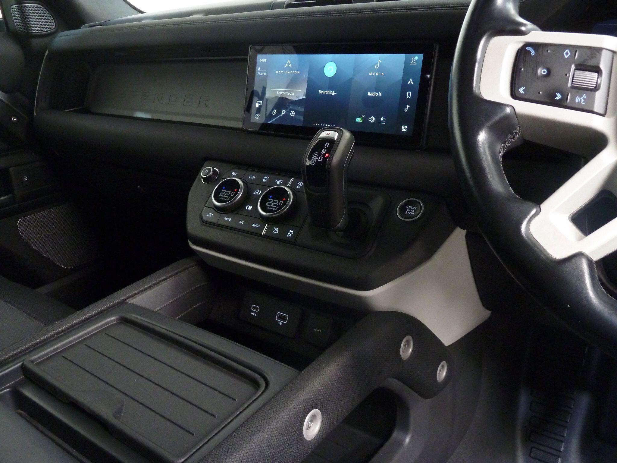 Land Rover Defender 110 3.0 D250  X-Dynamic S   <br/><br/>ROOF LIGHTS +BLACK PACK +STEPS