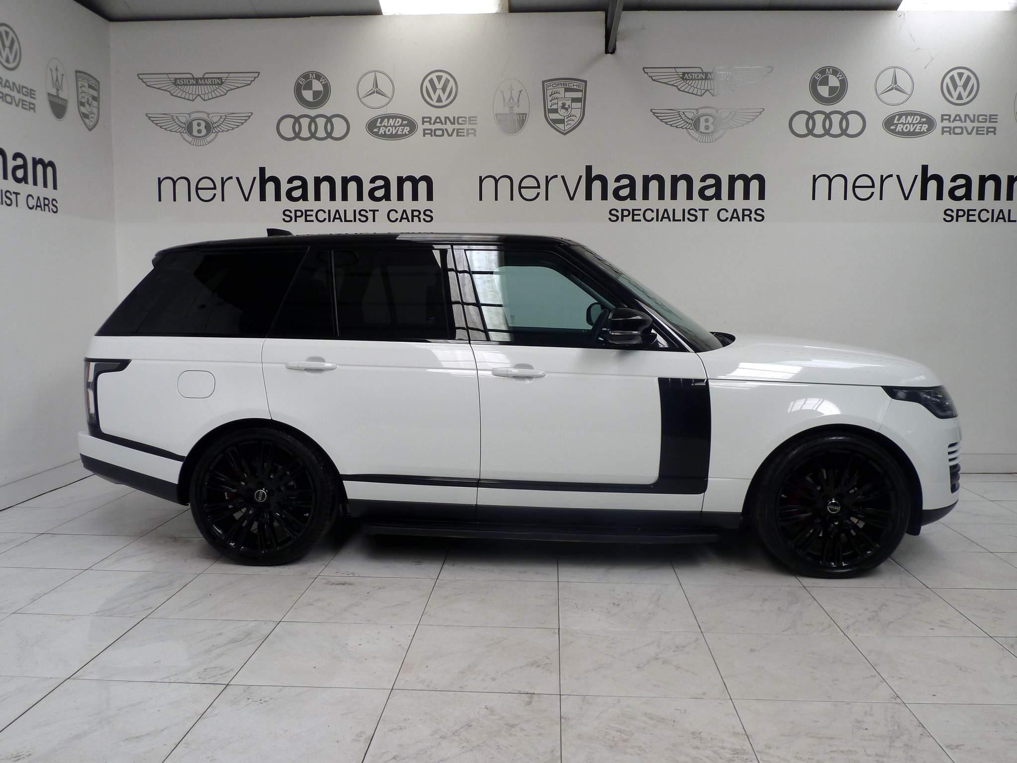 Land Rover Range Rover 3.0 SD V6 Vogue   <br/><br/>BLACK PACK + 10″ REAR SCREENS