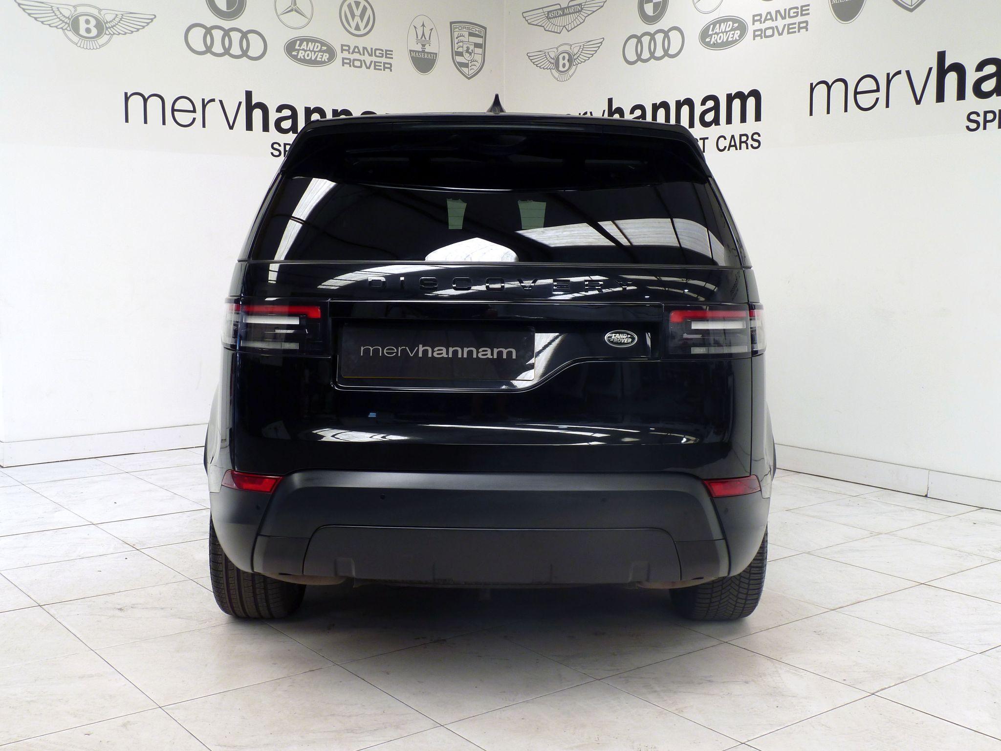 Land Rover Discovery 3.0 TD V6 SE   <br/><br/>BLACK PACK + SIDE STEPS