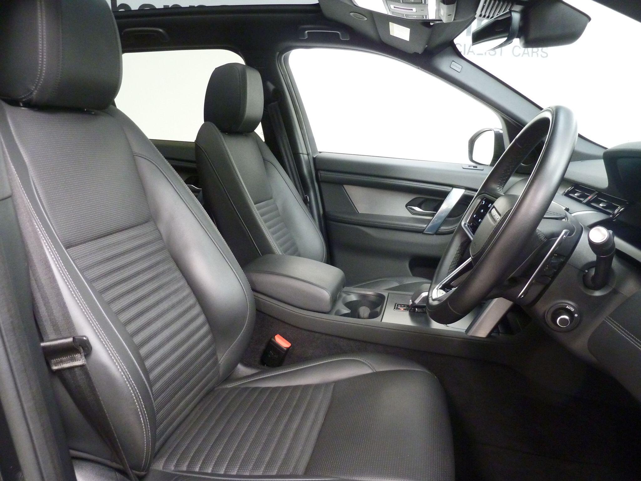 Land Rover Discovery Sport 1.5 P300e 12.2kWh Dynamic HSE   <br/><br/>PAN ROOF + BLACK PACK