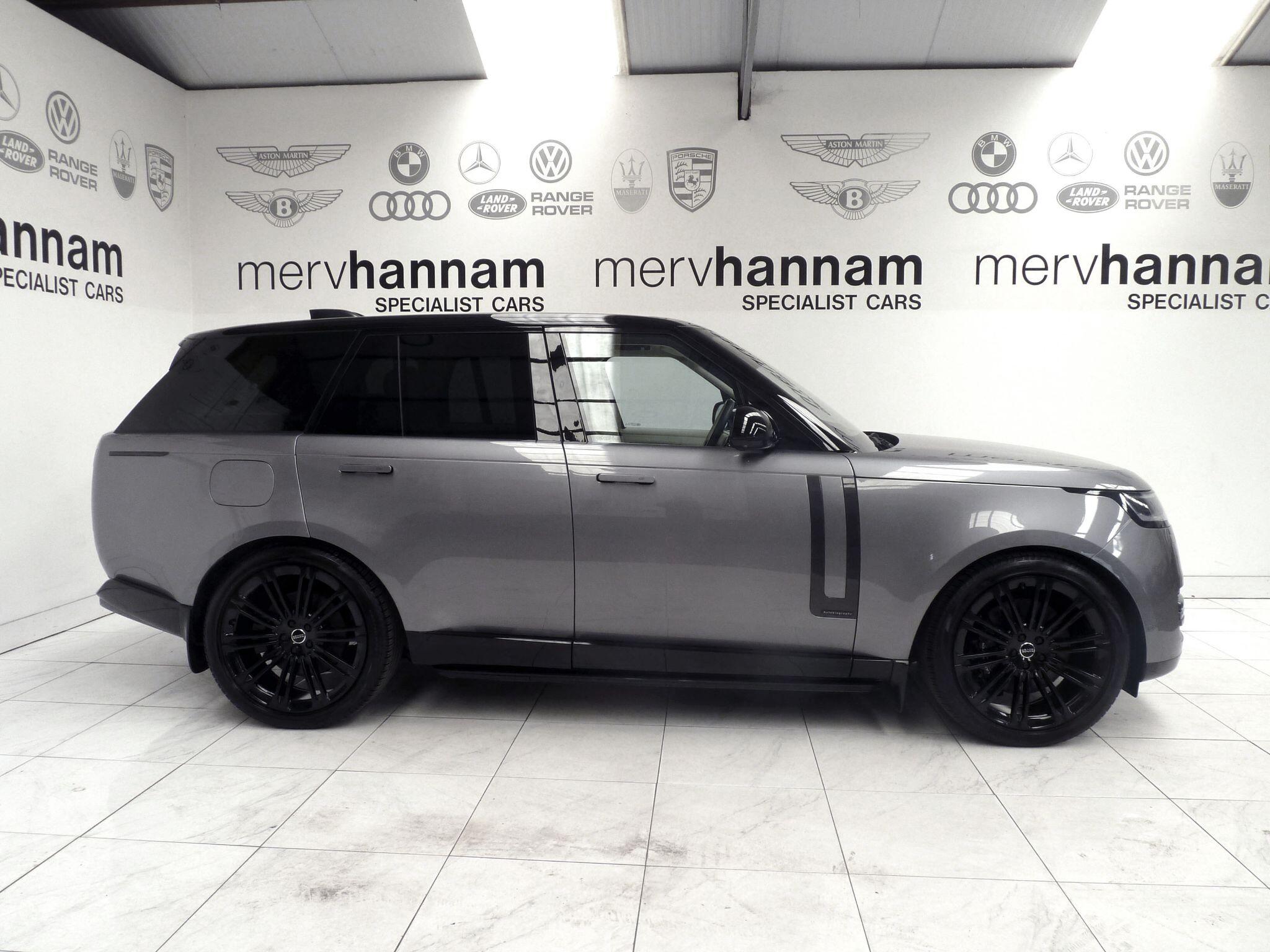 Land Rover Range Rover 3.0 P440e 38.2kWh Autobiography   <br/><br/>OPEN PAN ROOF + ELECTRIC STEPS