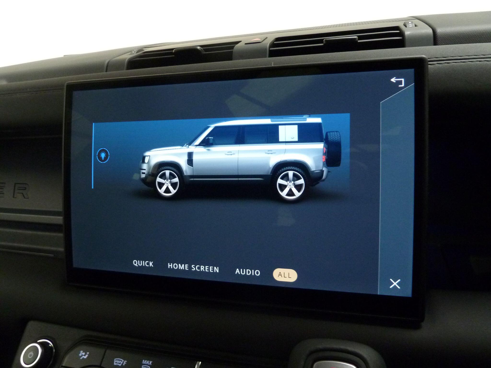 Land Rover Defender 110 3.0 D250  X-Dynamic SE   <br/><br/>HAWKE BLACK EDITION 110