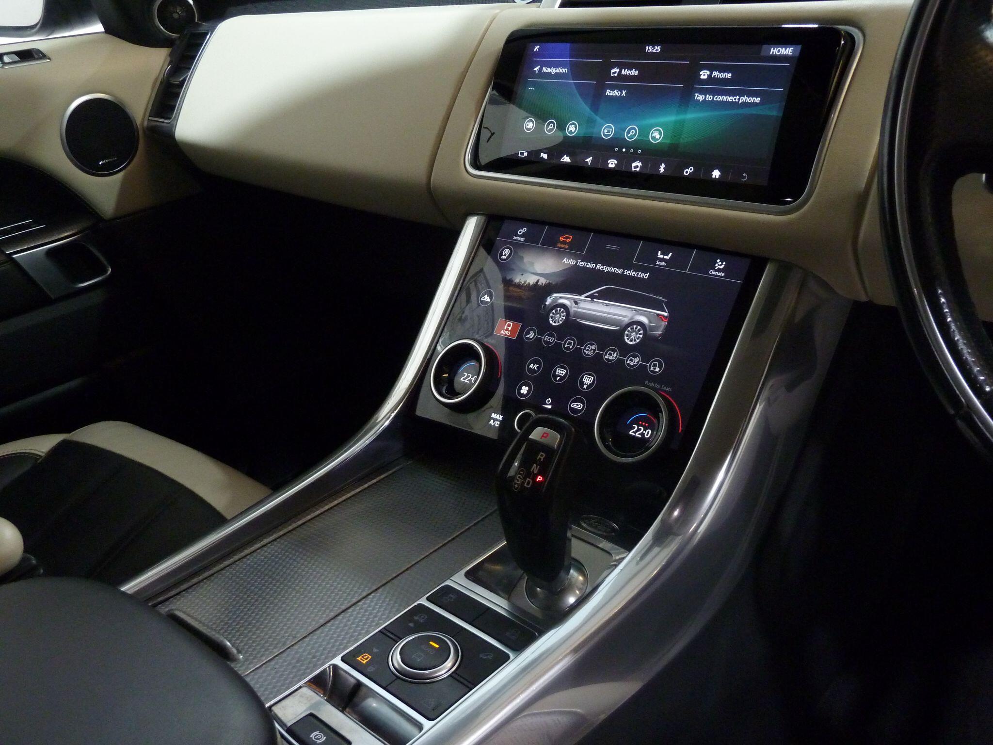 Land Rover Range Rover Sport 3.0 SD V6 HSE Dynamic   <br/><br/>AUTOBIOGRAPHY PACK + HEADS UP