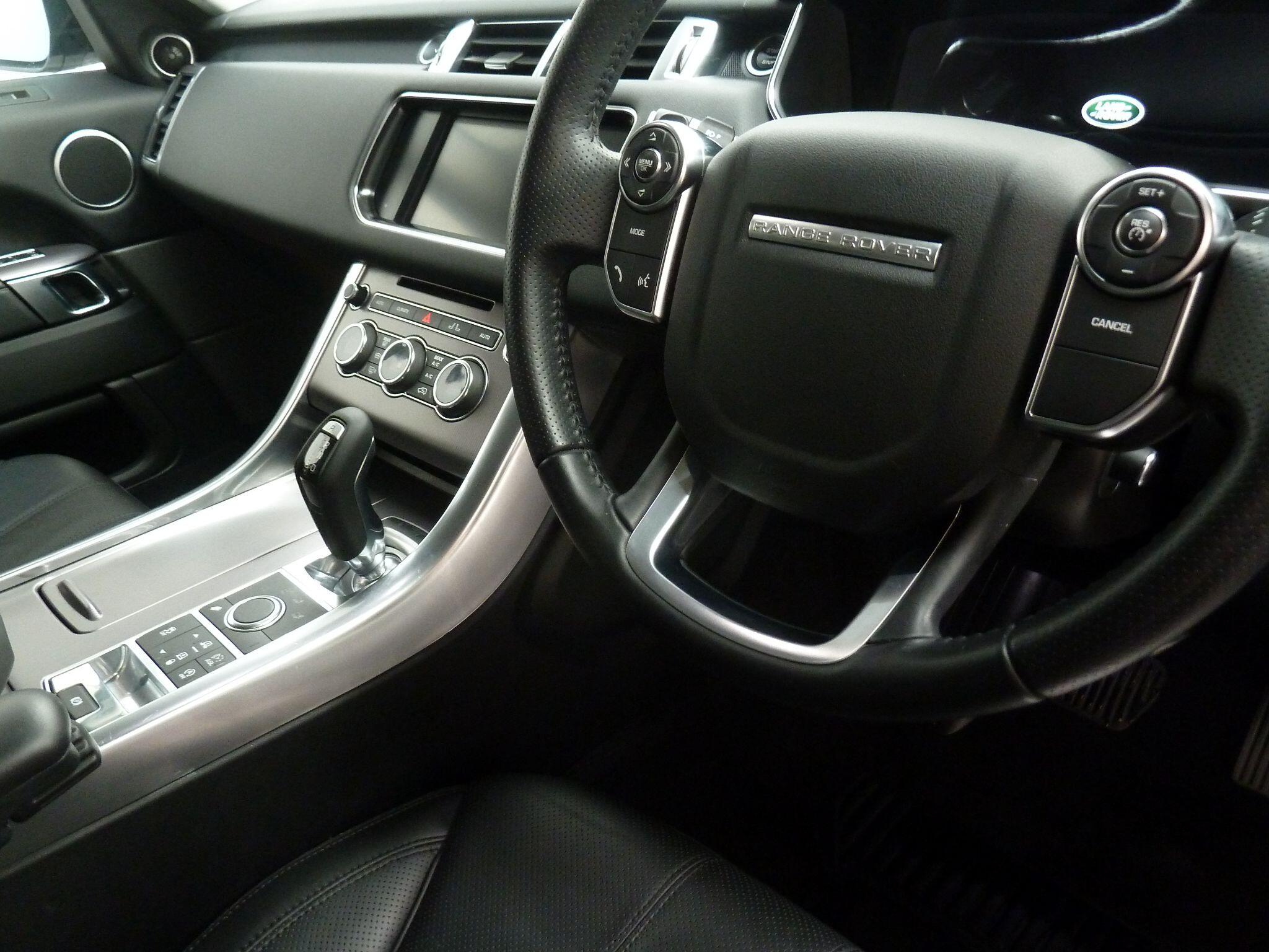 Land Rover Range Rover Sport 3.0 SD V6 HSE SUV  Diesel   (292 ps)<br/><br/>AUTOBIOGRAPHY DESIGN PACKAGE