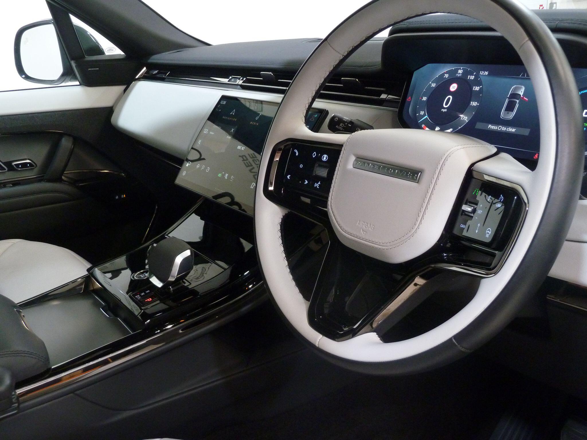 Land Rover Range Rover Sport 3.0 P460e 38.2kWh Dynamic SE   <br/><br/>PAN ROOF + BLACK PACK + HUD