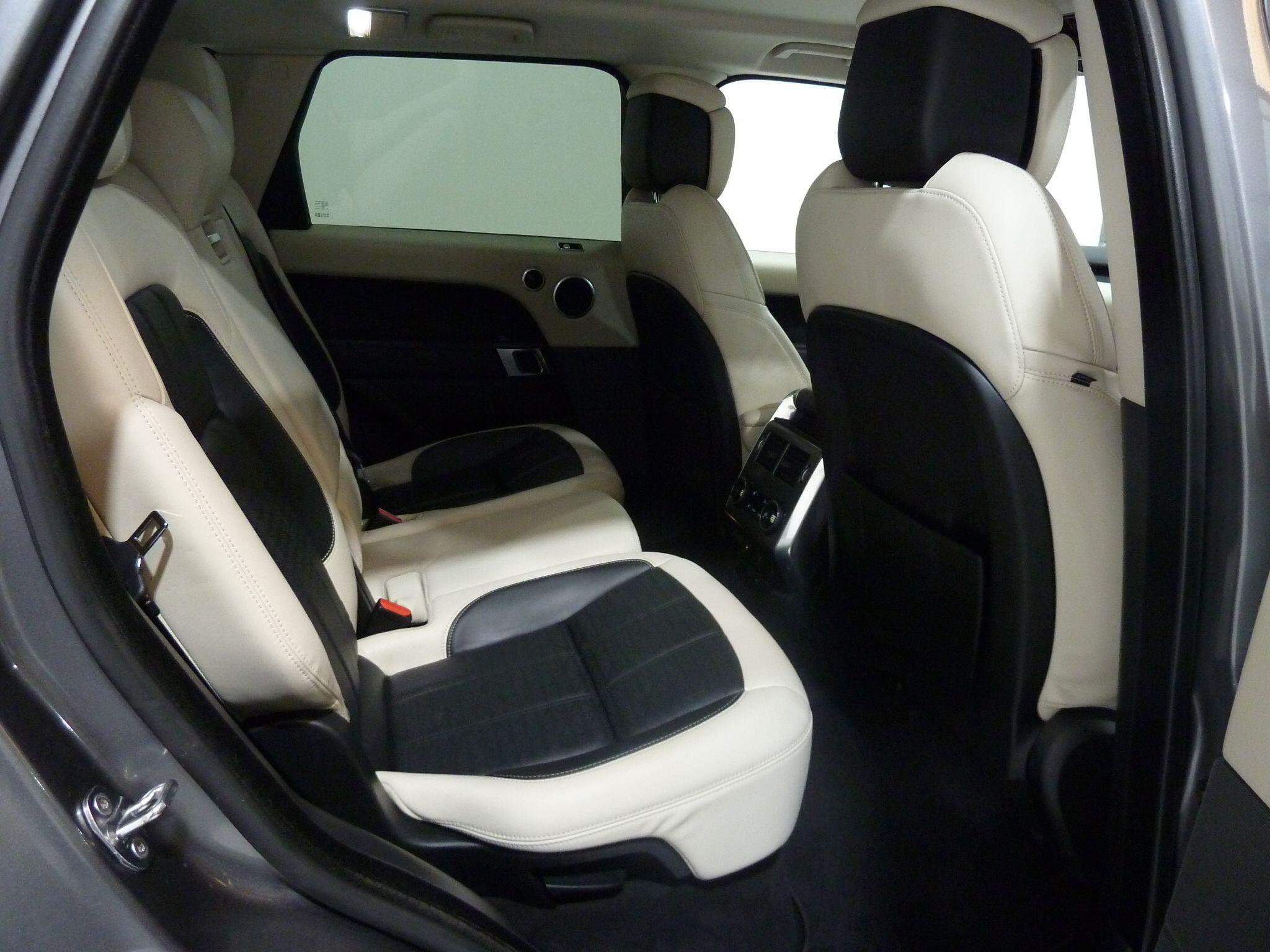 Land Rover Range Rover Sport 3.0 SD V6 HSE Dynamic   <br/><br/>AUTOBIOGRAPHY PACK + HEADS UP