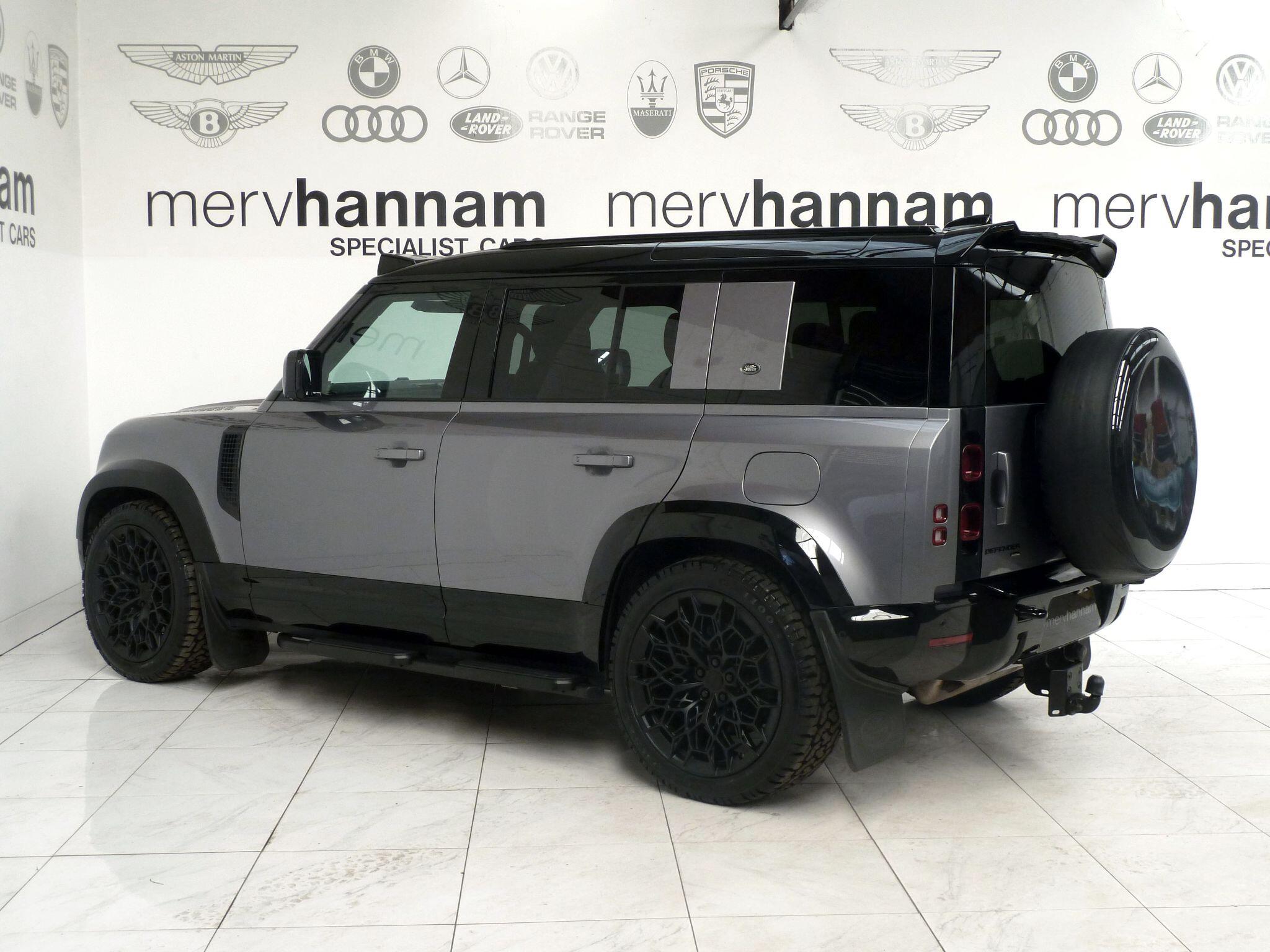 Land Rover Defender 110 2.0 P400e 15.4kWh X-Dynamic S   <br/><br/>HAWKE EIGER EDITION + 6 SEATS