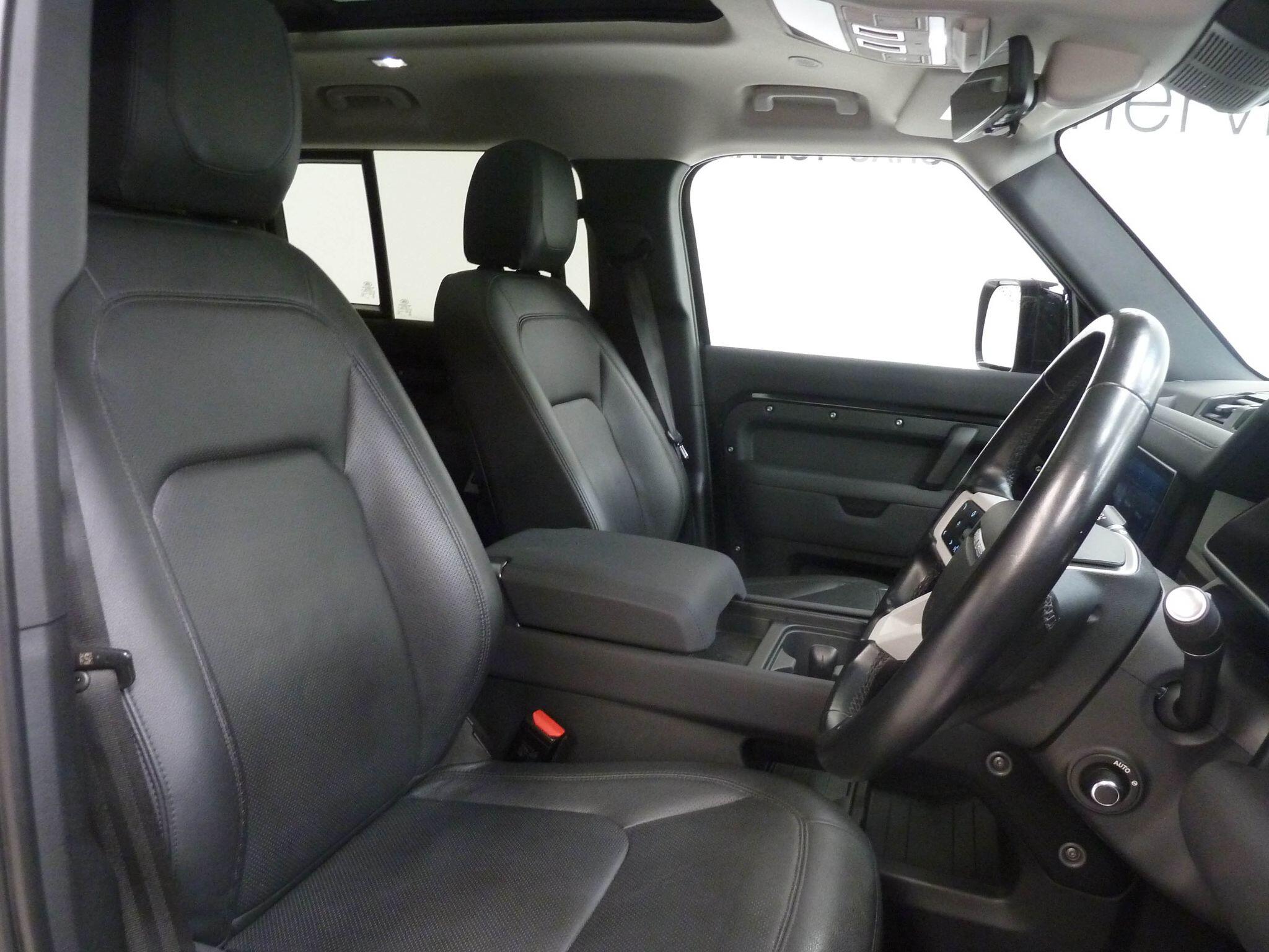 Land Rover Defender 110 2.0 P400e 15.4kWh XS Edition   <br/><br/>HAWKE BLACK EDITION HYBRID