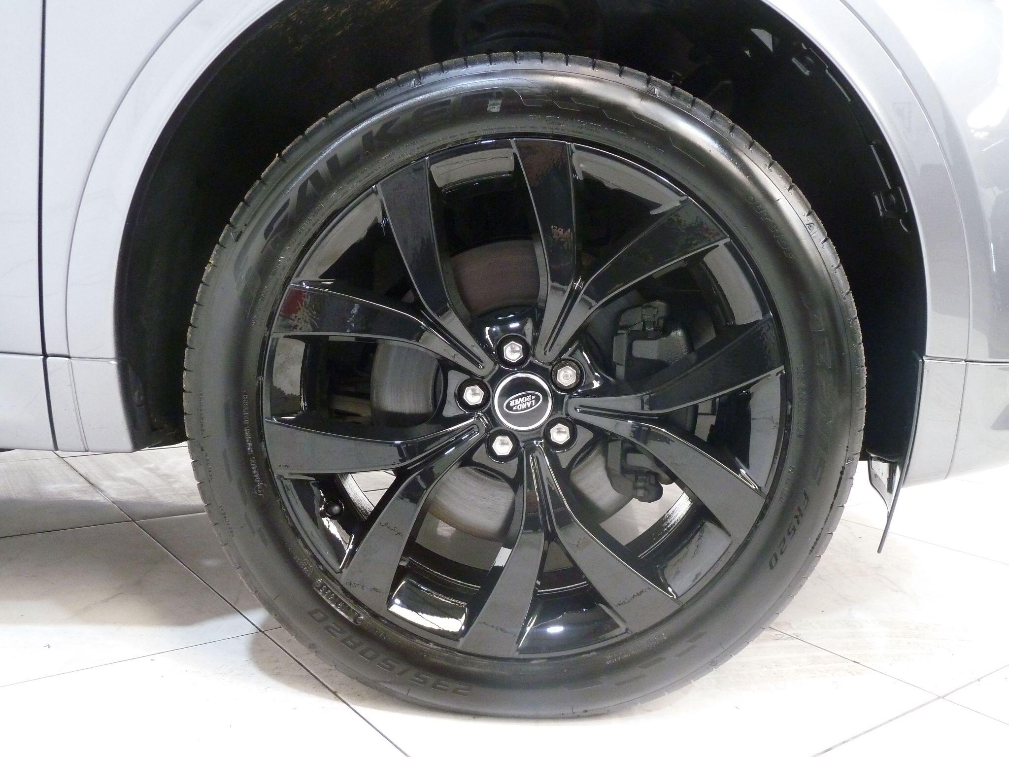 Land Rover Discovery Sport 1.5 P300e 12.2kWh Urban Edition   <br/><br/>PAN ROOF + BLACK PACK