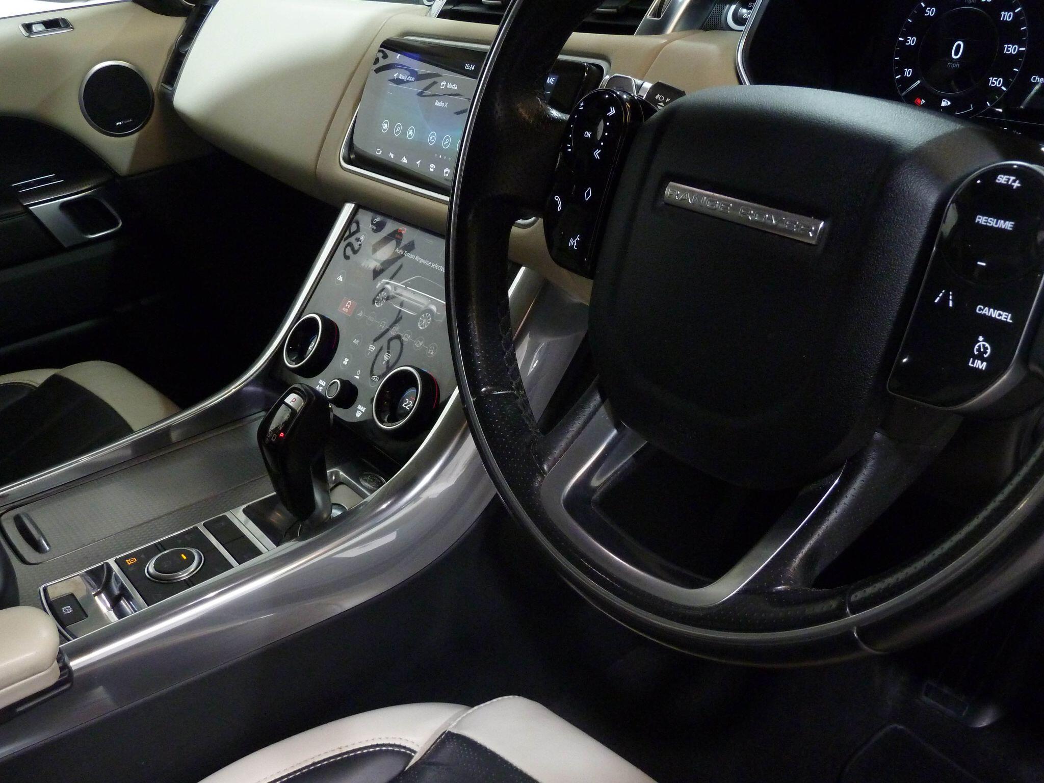 Land Rover Range Rover Sport 3.0 SD V6 HSE Dynamic   <br/><br/>AUTOBIOGRAPHY PACK + HEADS UP