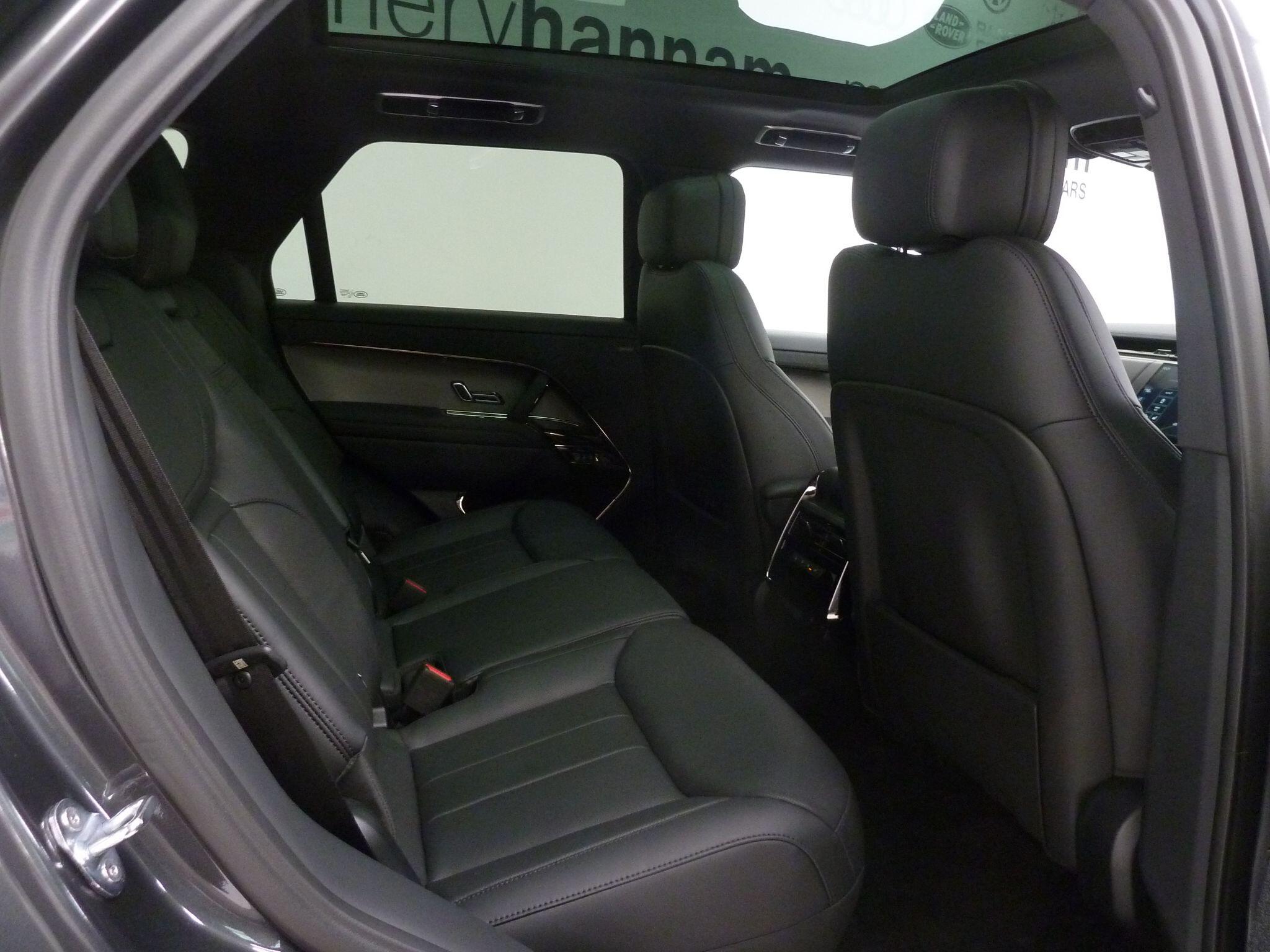 Land Rover Range Rover Sport 3.0 D250  Edition   <br/><br/>PAN ROOF + BLACK PACK + STEPS