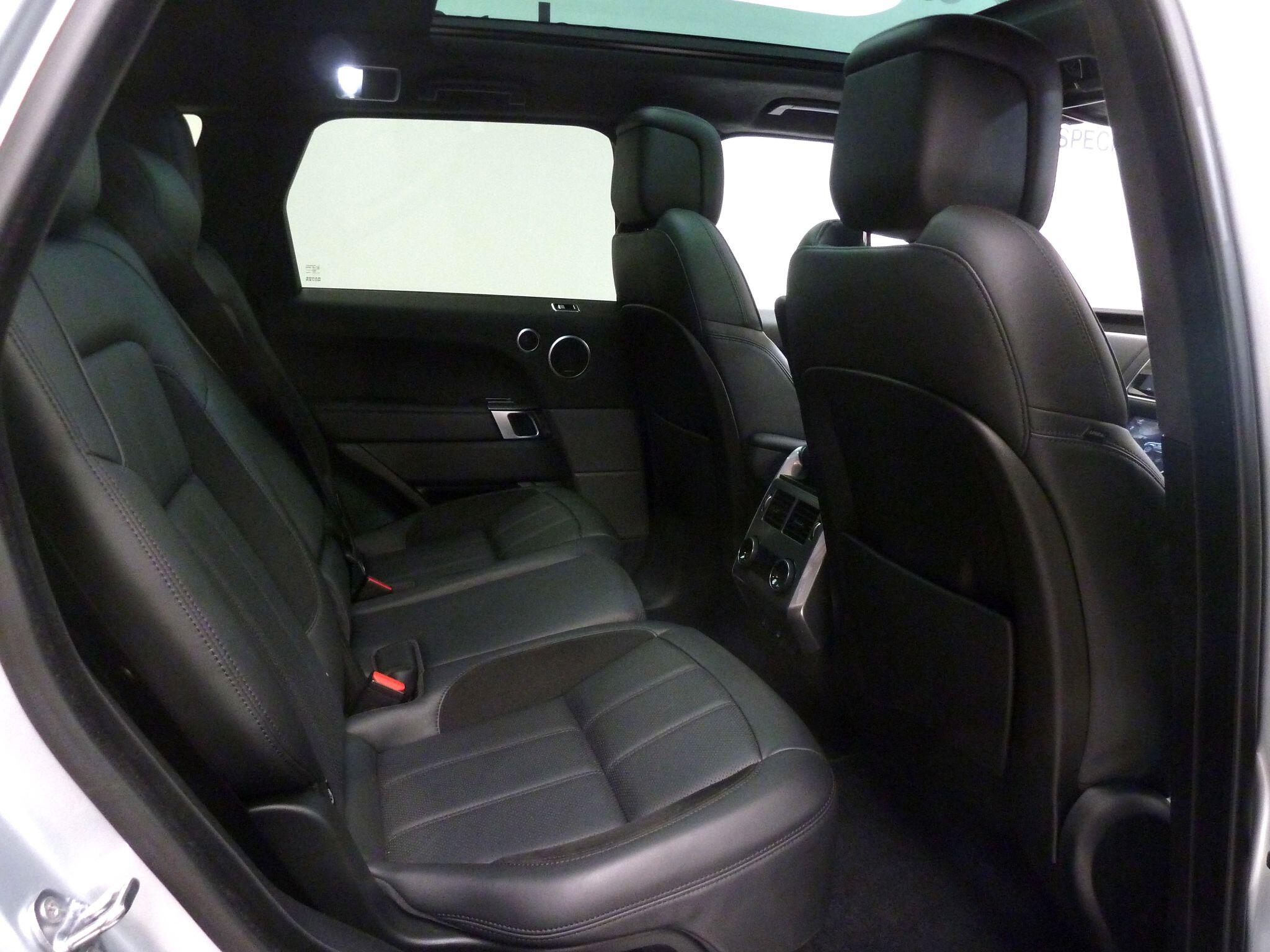 Land Rover Range Rover Sport 3.0 P400  HST SUV  Petrol   (400 ps)<br/><br/>CARBON PACK + PAN ROOF + STEPS