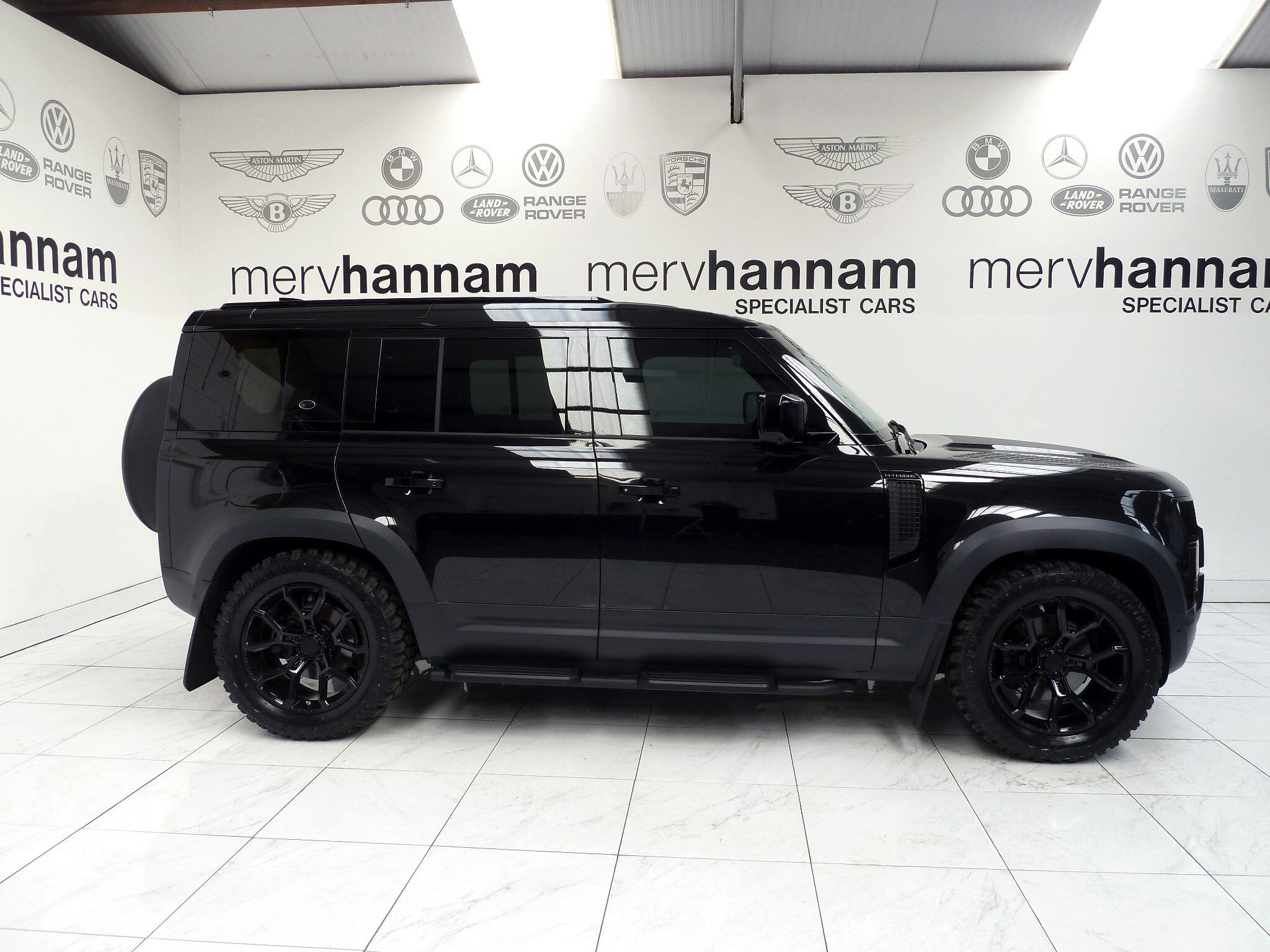 Land Rover Defender 110 2.0 SD4 SE   <br/><br/>PROJEX BLACK EDITION