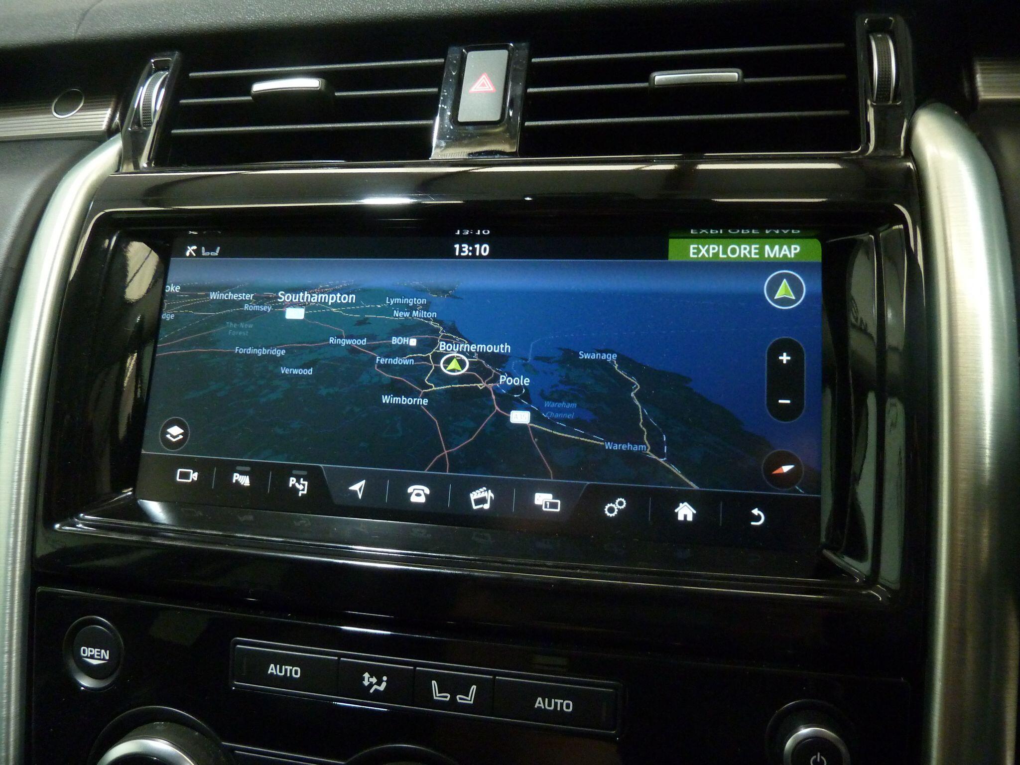 Land Rover Discovery 3.0 TD V6 HSE Luxury   <br/><br/>PAN ROOF + REAR ENTERTAINMENT