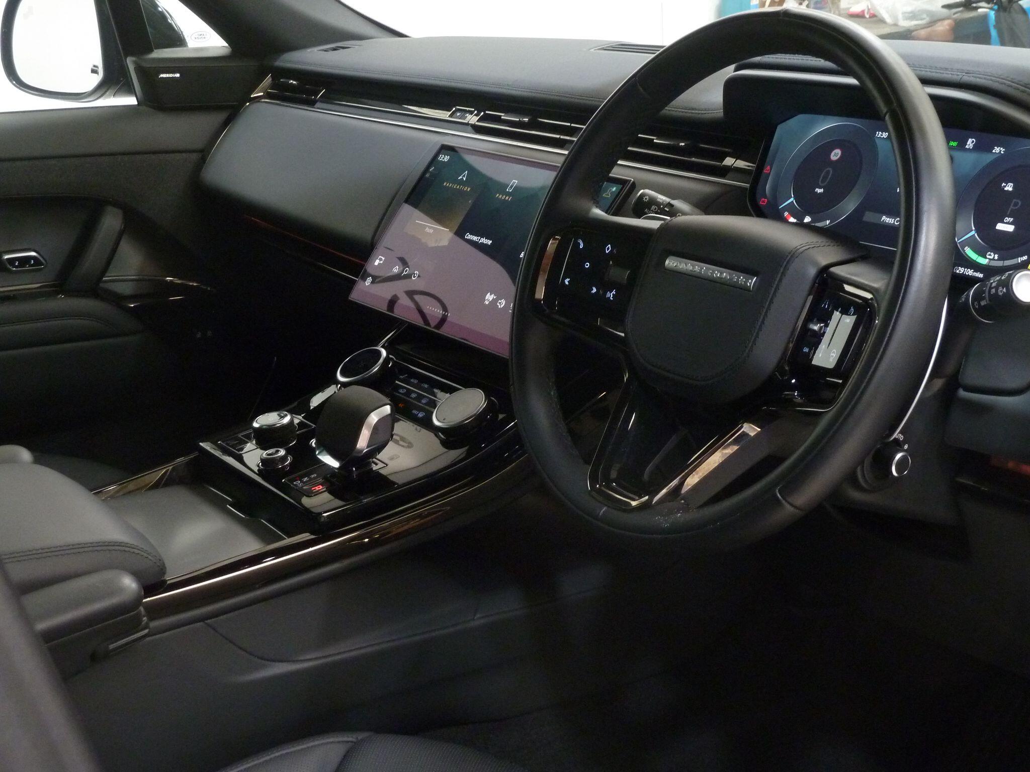 Land Rover Range Rover Sport 3.0 P440e 38.2kWh Dynamic SE   <br/><br/>BLACK DESIGN PACK + PAN ROOF