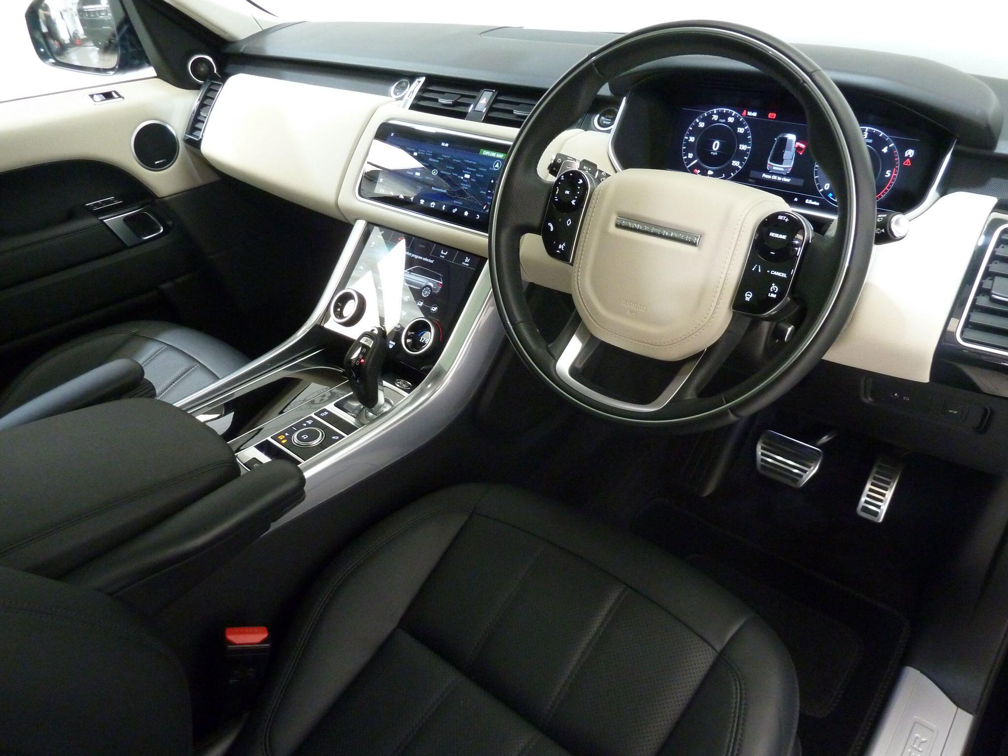 Land Rover Range Rover Sport 3.0 D250  HSE Silver   <br/><br/>AUTOBIOGRAPHY PACK + PAN ROOF