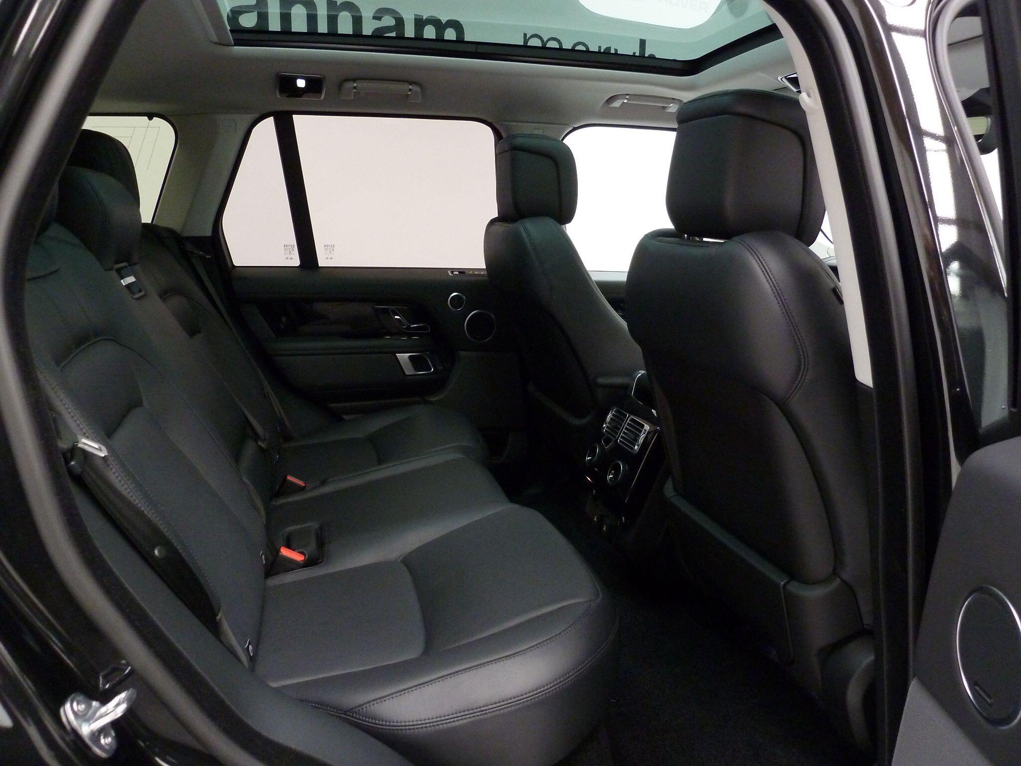 Land Rover Range Rover 2.0 P400e 12.4kWh Vogue   <br/><br/>PAN ROOF + BLACK PACK + TV